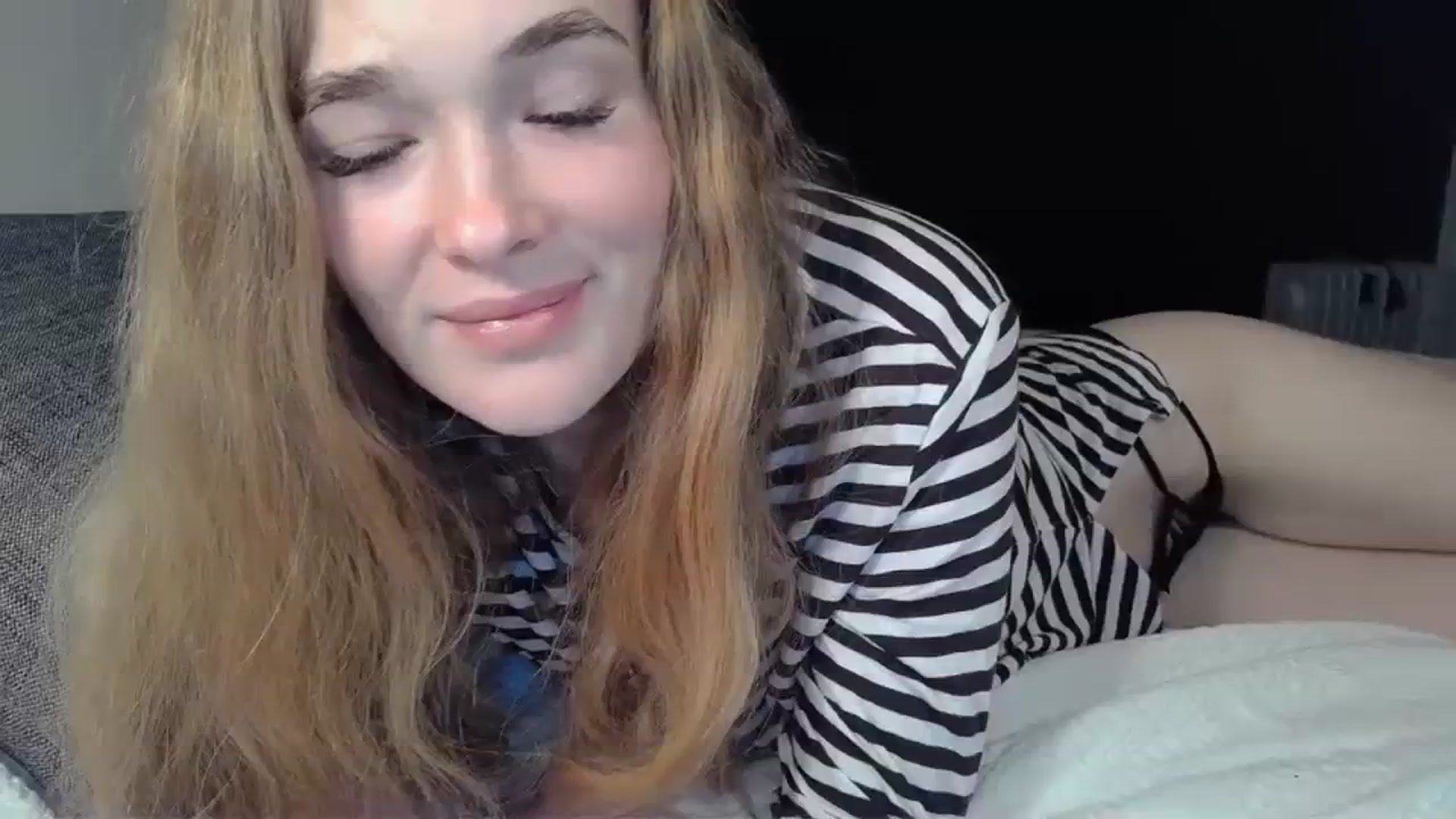 Gallery image thumbnail from Crazy_Fox99's myfreecams stream on, 02/19/2024, 23:42 image 8 of 20