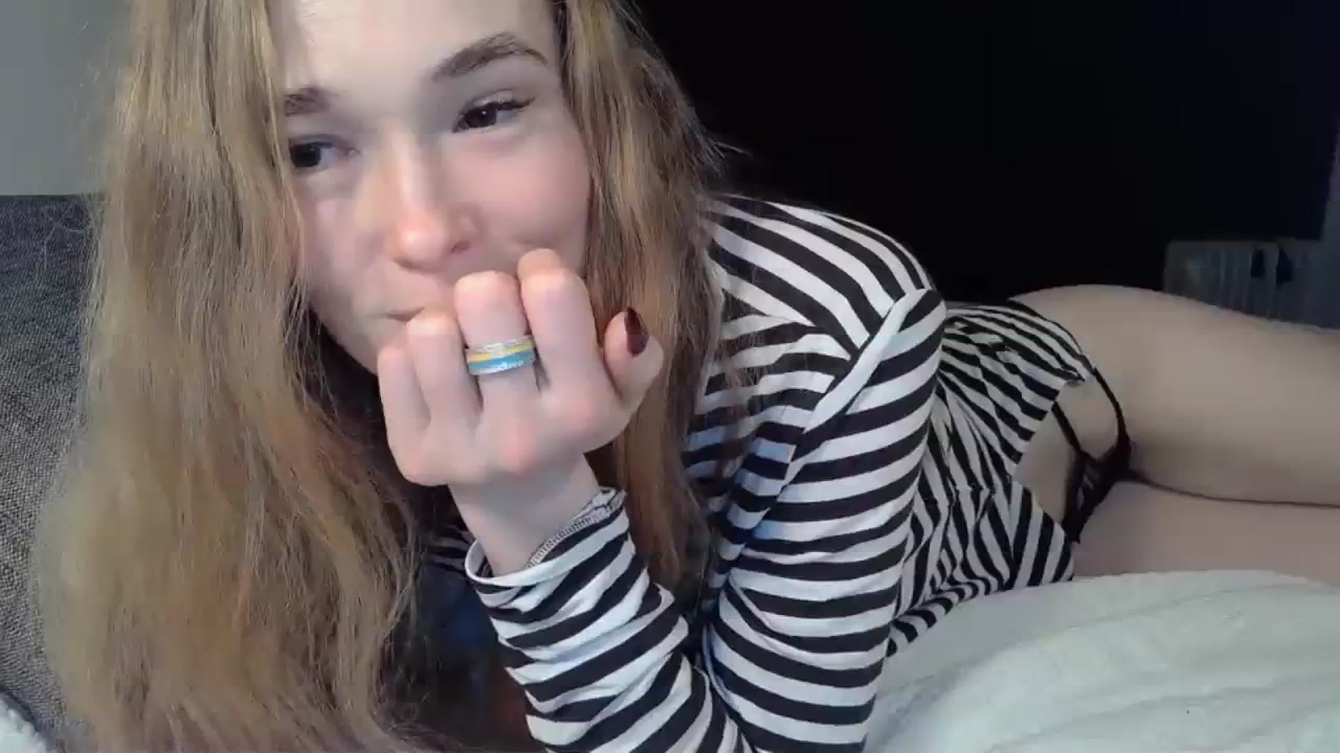 Gallery image thumbnail from Crazy_Fox99's myfreecams stream on, 02/19/2024, 23:42 image 7 of 20