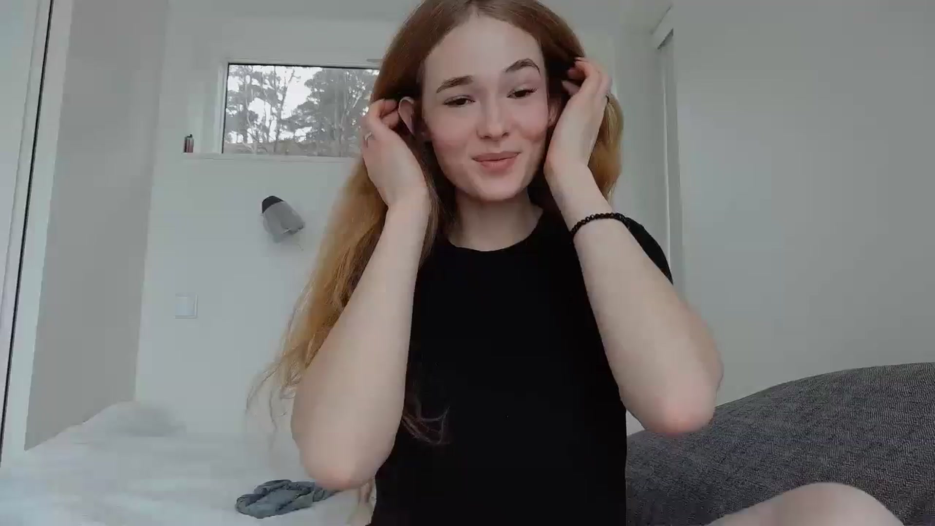 Gallery image thumbnail from Crazy_Fox99's myfreecams stream on, 02/22/2024, 11:24 image 1 of 20