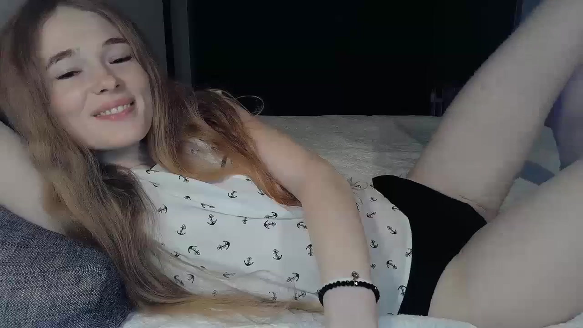 Gallery image thumbnail from Crazy_Fox99's myfreecams stream on, 02/26/2024, 22:29 image 18 of 20
