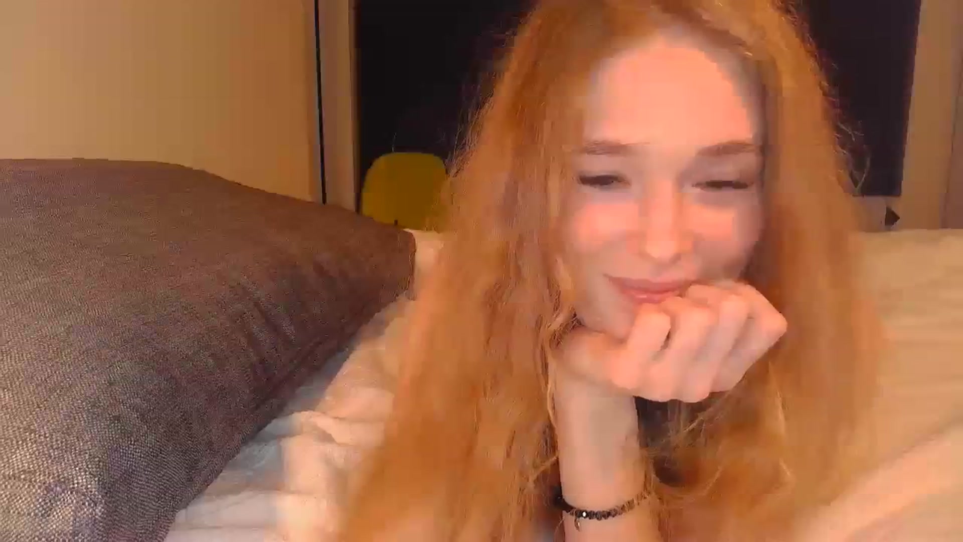 Gallery image thumbnail from Crazy_Fox99's myfreecams stream on, 03/16/2024, 22:12 image 12 of 20