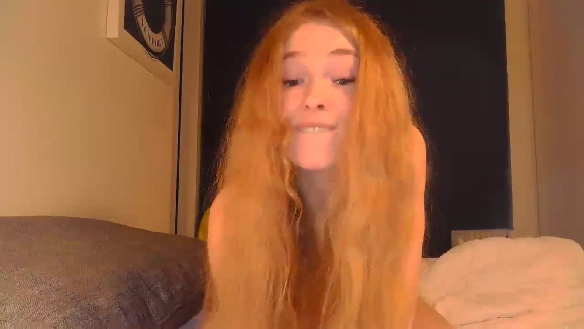 Gallery image thumbnail from Crazy_Fox99's myfreecams stream on, 03/16/2024, 22:12 image 14 of 20
