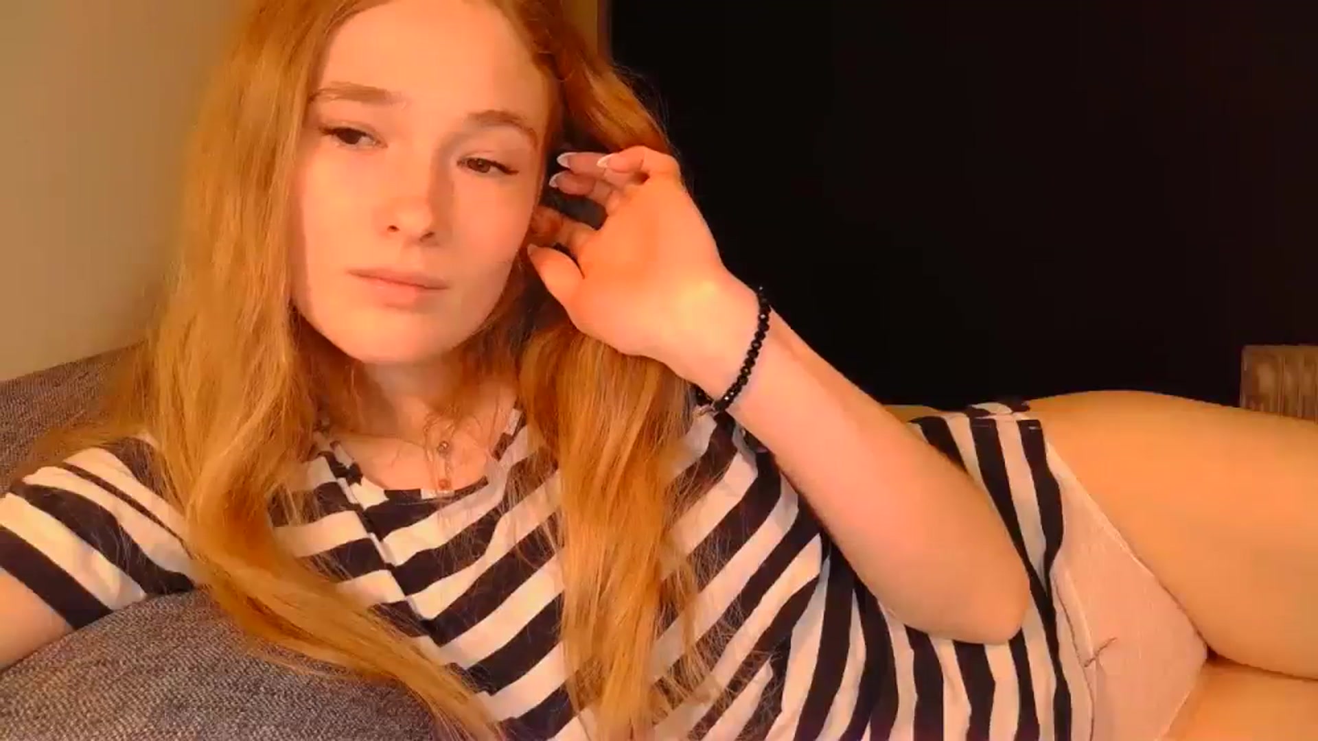 Gallery image thumbnail from Crazy_Fox99's myfreecams stream on, 04/03/2024, 20:51 image 2 of 20