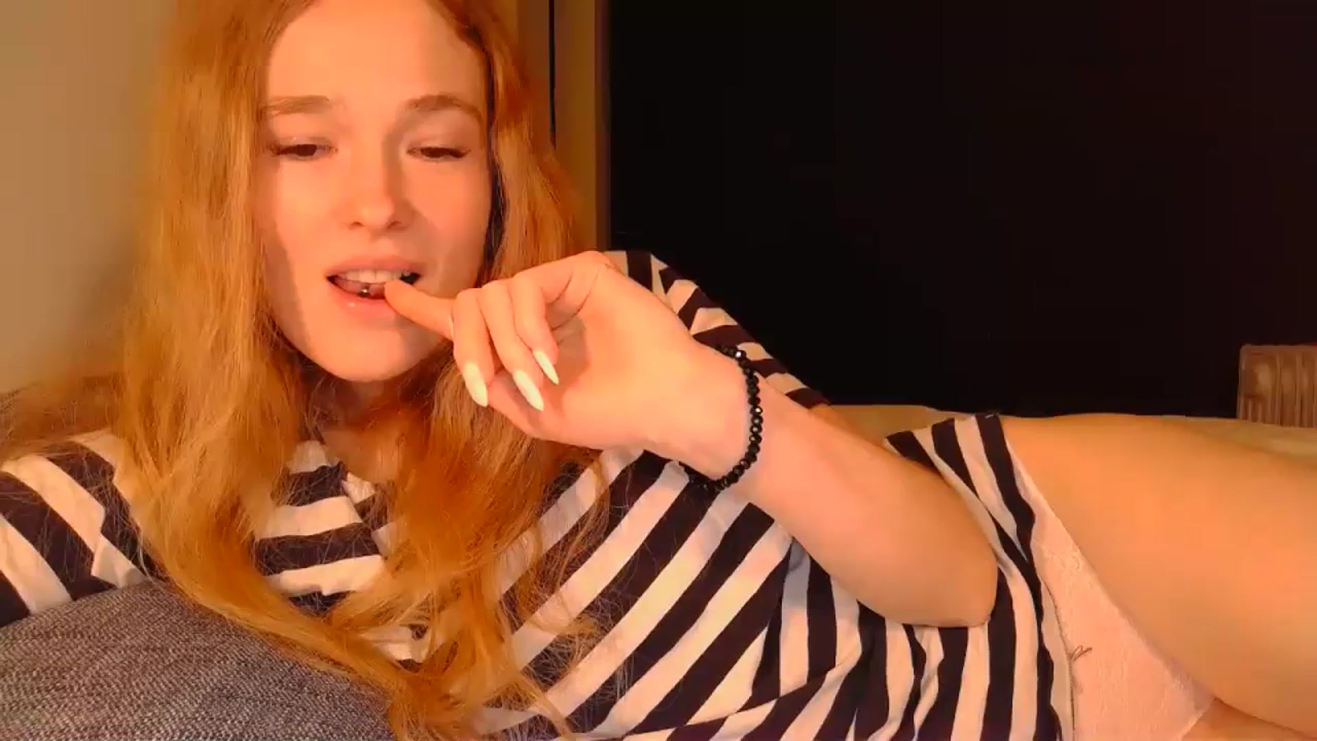 Gallery image thumbnail from Crazy_Fox99's myfreecams stream on, 04/03/2024, 20:51 image 6 of 20