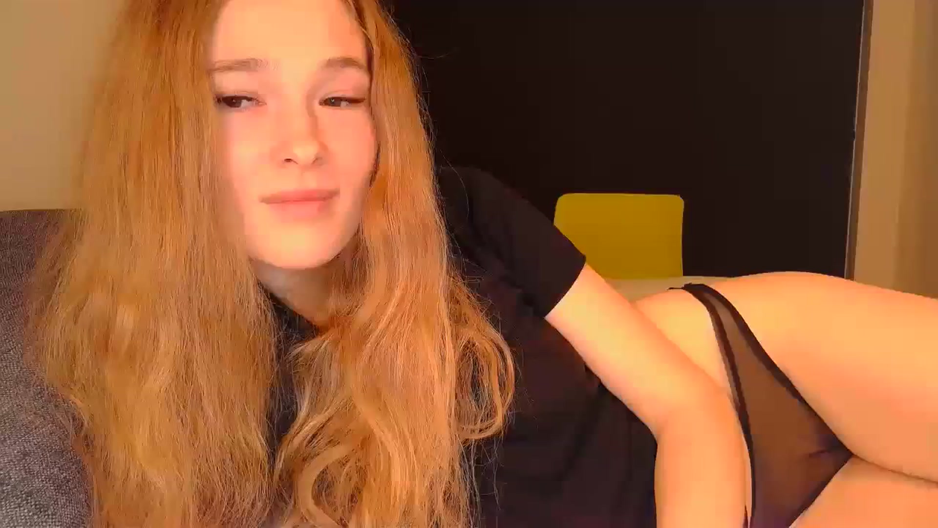 Gallery image thumbnail from Crazy_Fox99's myfreecams stream on, 04/10/2024, 21:14 image 6 of 20