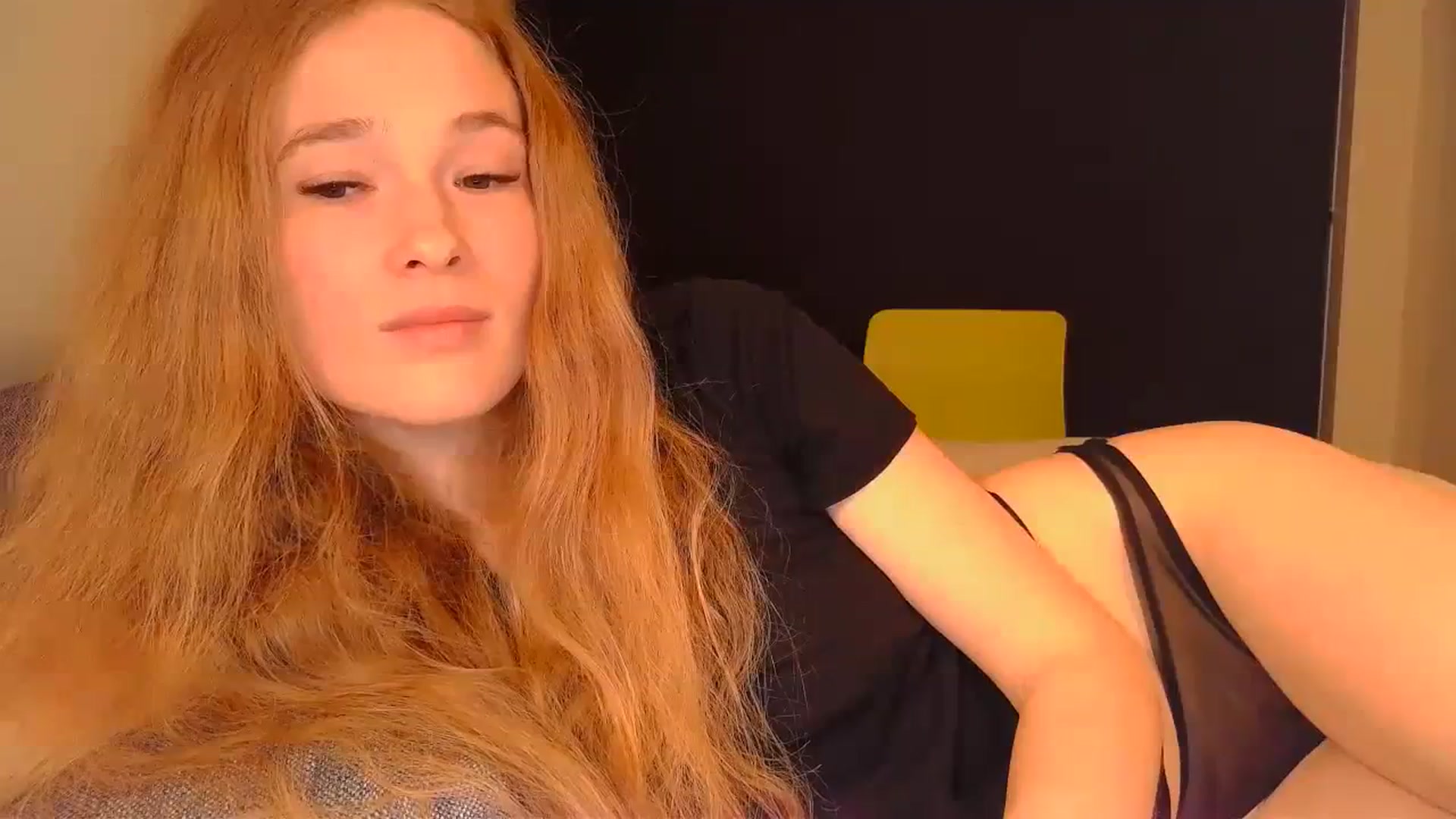 Gallery image thumbnail from Crazy_Fox99's myfreecams stream on, 04/10/2024, 21:14 image 18 of 20