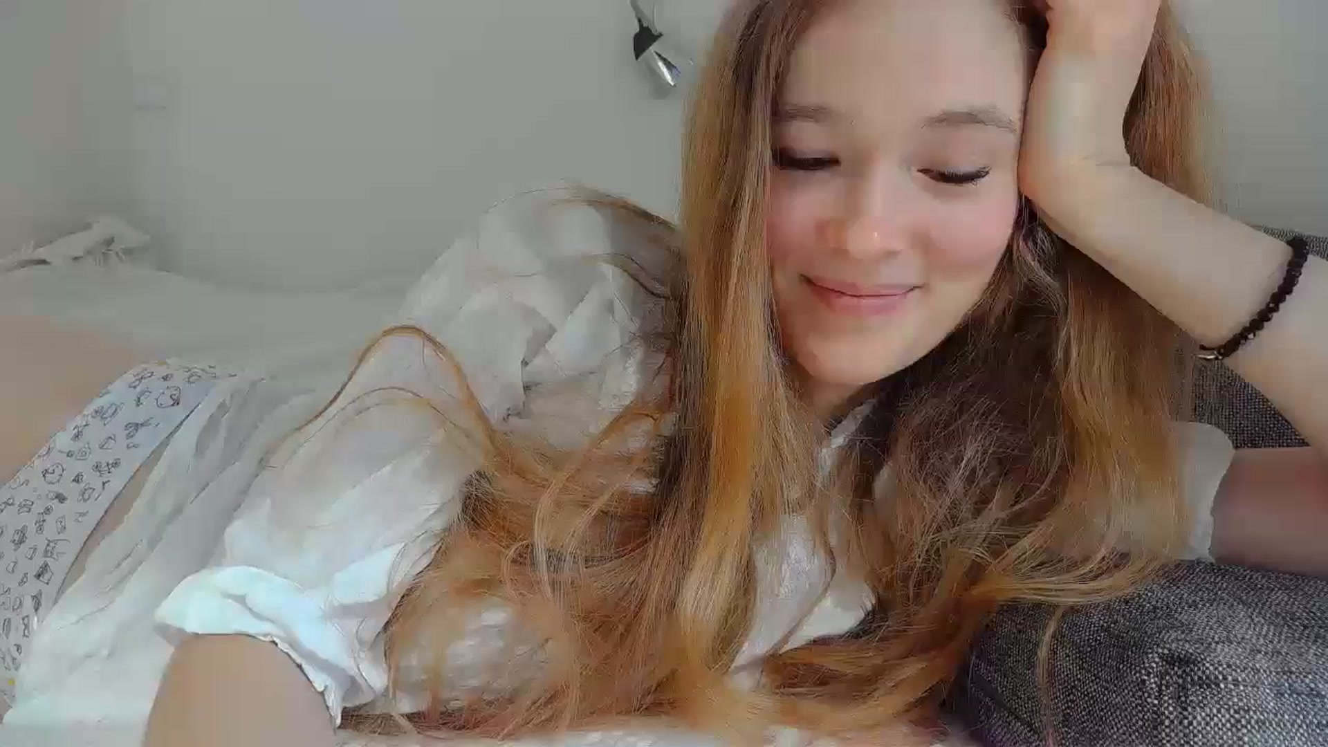 Gallery image thumbnail from Crazy_Fox99's myfreecams stream on, 04/24/2024, 09:59 image 9 of 20