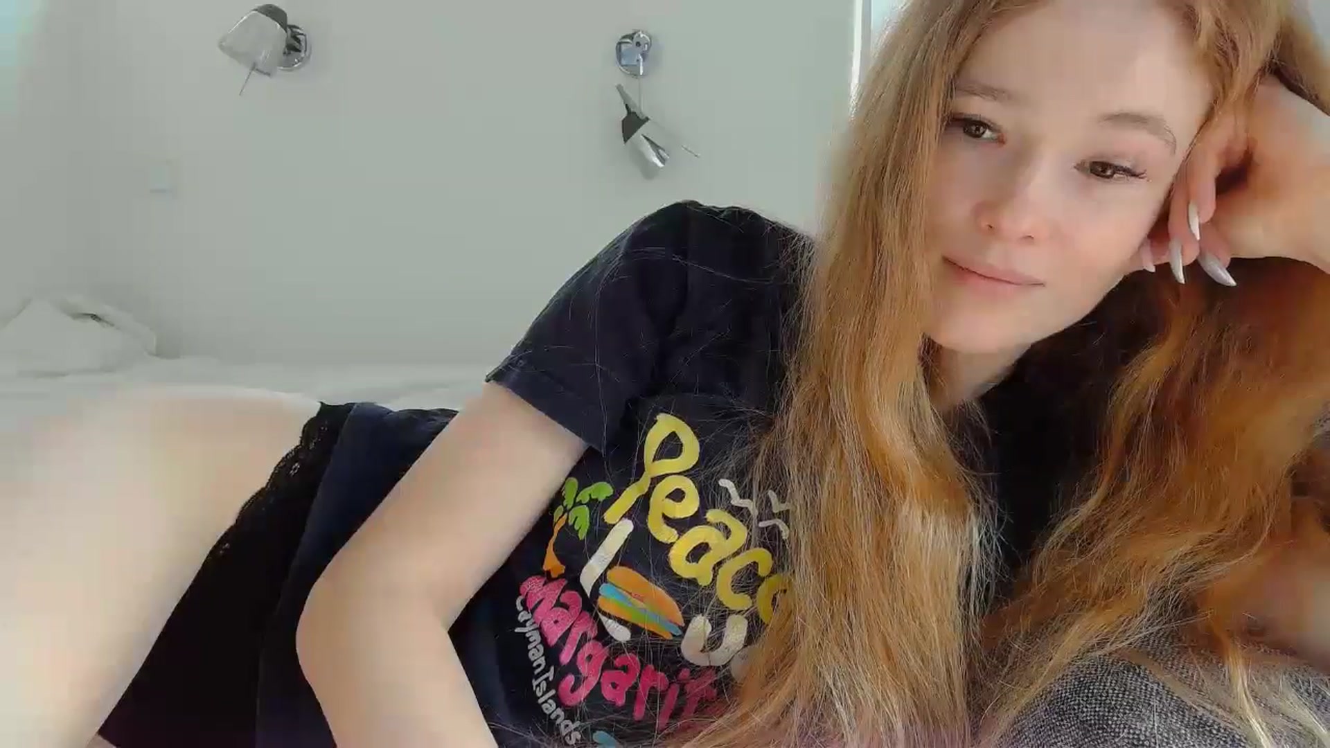 Gallery image thumbnail from Crazy_Fox99's myfreecams stream on, 04/29/2024, 09:24 image 6 of 20