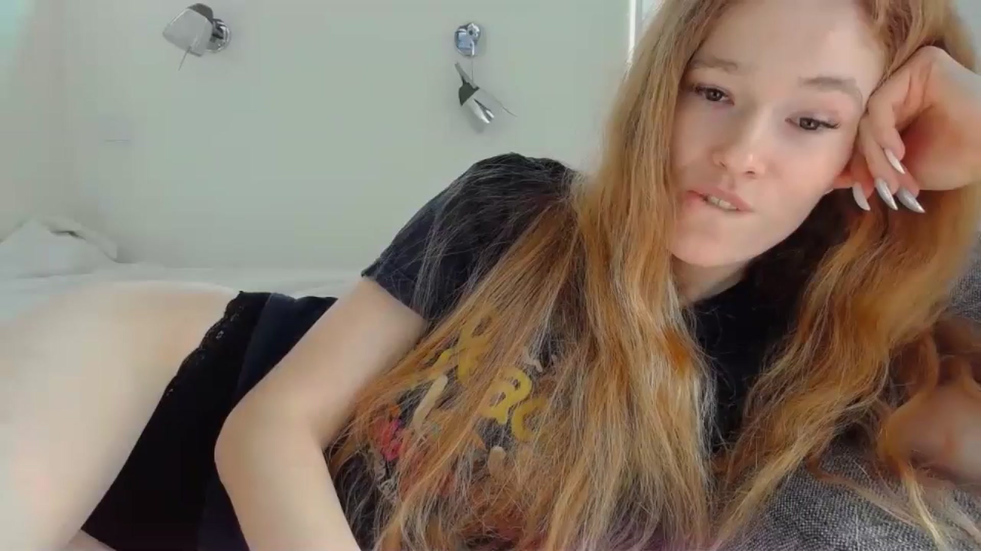 Gallery image thumbnail from Crazy_Fox99's myfreecams stream on, 04/29/2024, 09:24 image 1 of 20