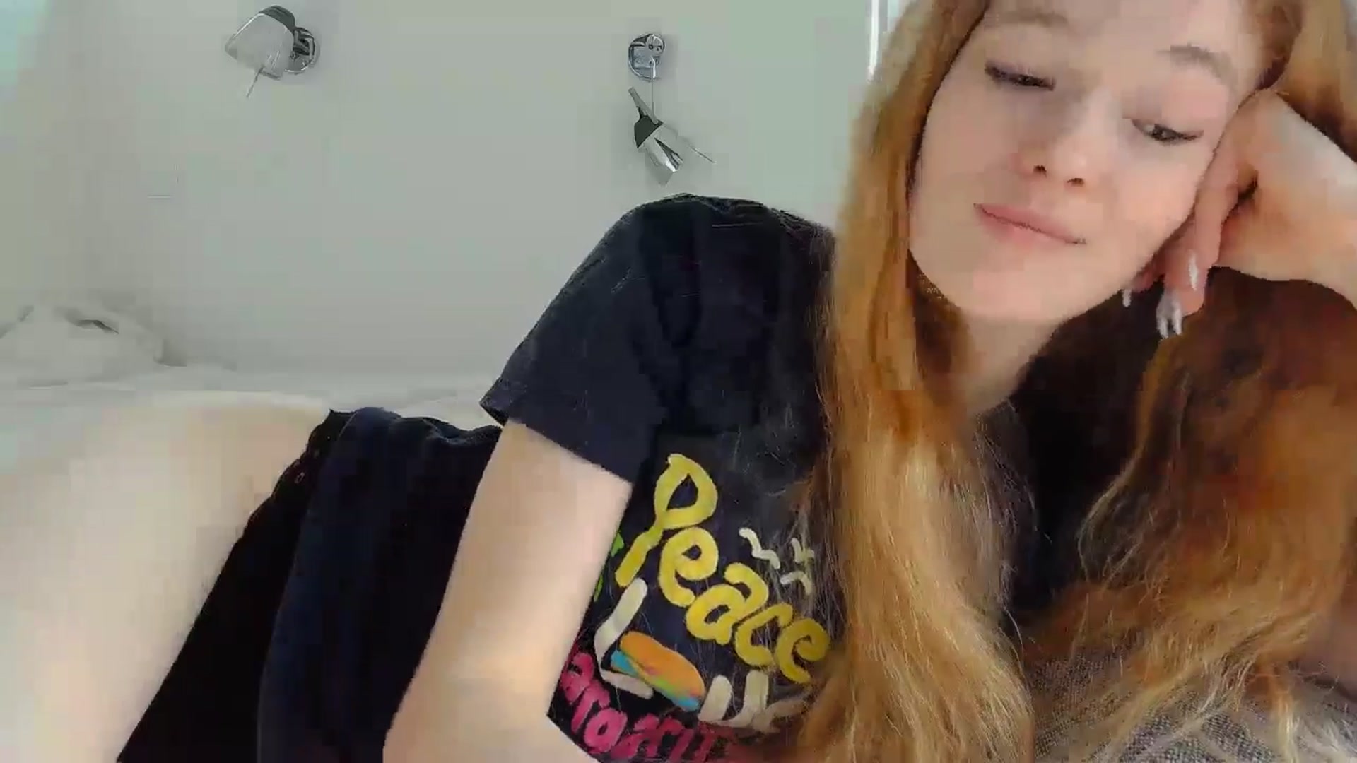 Gallery image thumbnail from Crazy_Fox99's myfreecams stream on, 04/29/2024, 09:24 image 9 of 20