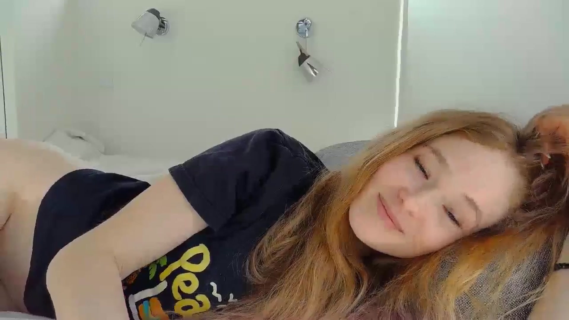 Gallery image thumbnail from Crazy_Fox99's myfreecams stream on, 04/29/2024, 10:06 image 6 of 20