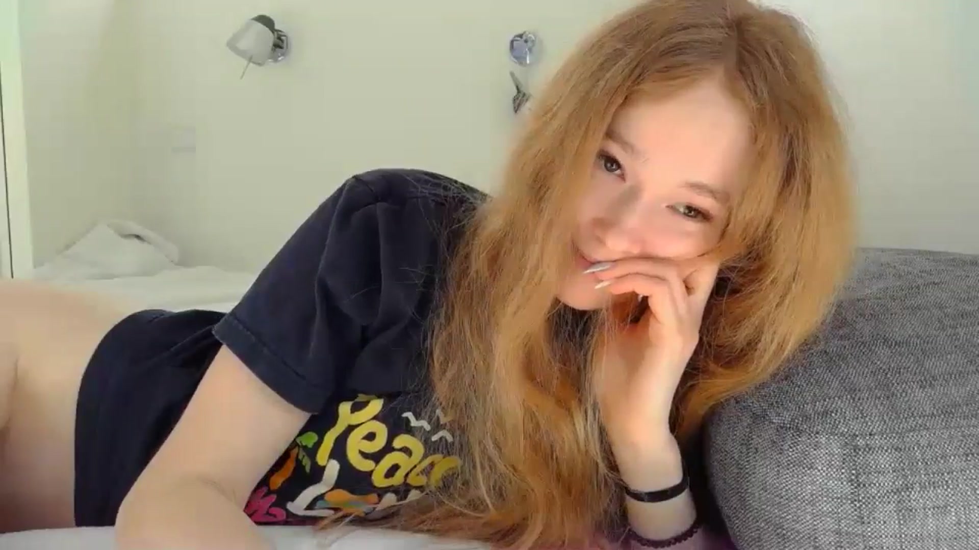 Gallery image thumbnail from Crazy_Fox99's myfreecams stream on, 04/29/2024, 10:06 image 8 of 20