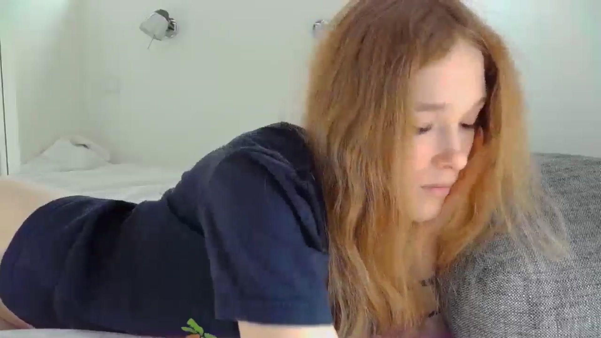 Gallery image thumbnail from Crazy_Fox99's myfreecams stream on, 04/29/2024, 10:06 image 7 of 20
