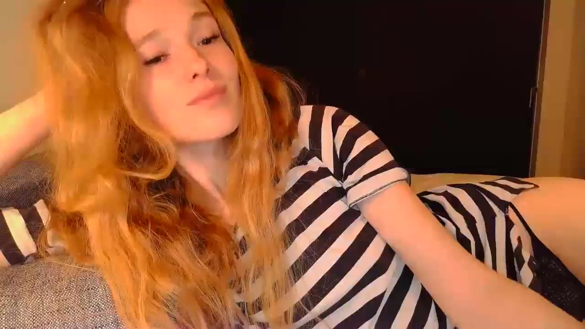 Gallery image thumbnail from Crazy_Fox99's myfreecams stream on, 05/06/2024, 21:11 image 1 of 20