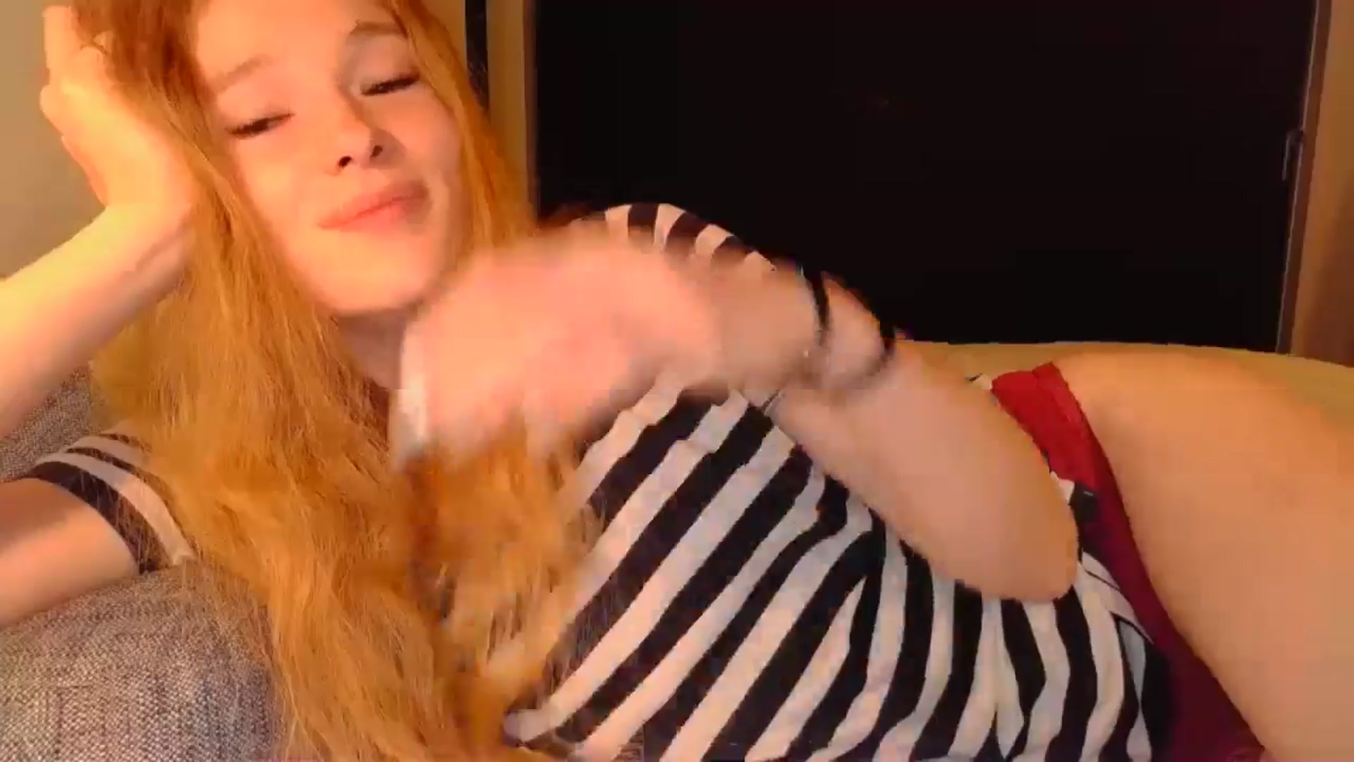 Gallery image thumbnail from Crazy_Fox99's myfreecams stream on, 05/06/2024, 21:11 image 16 of 20
