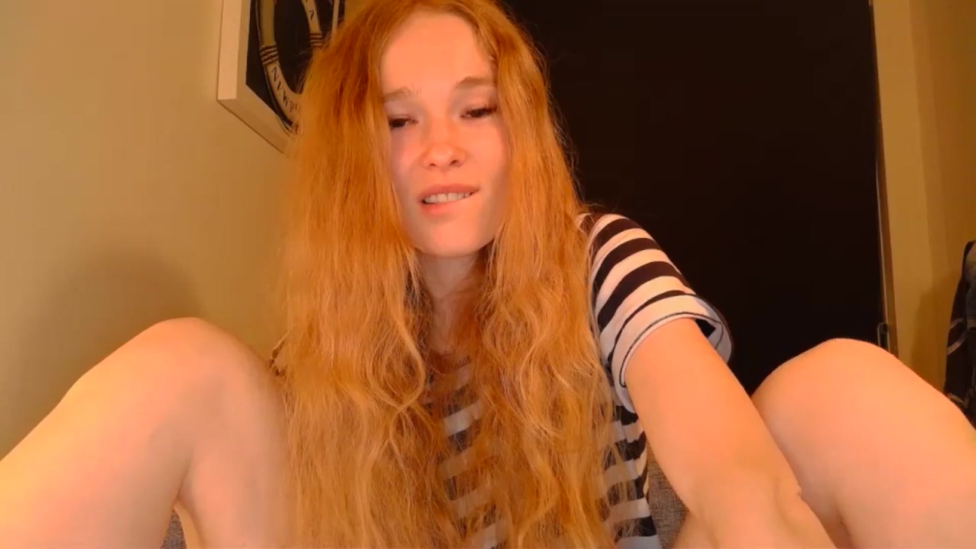 Gallery image thumbnail from Crazy_Fox99's myfreecams stream on, 05/06/2024, 22:39 image 15 of 20