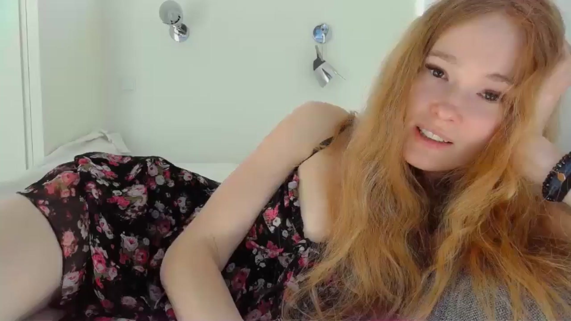 Gallery image thumbnail from Crazy_Fox99's myfreecams stream on, 05/07/2024, 09:40 image 5 of 20