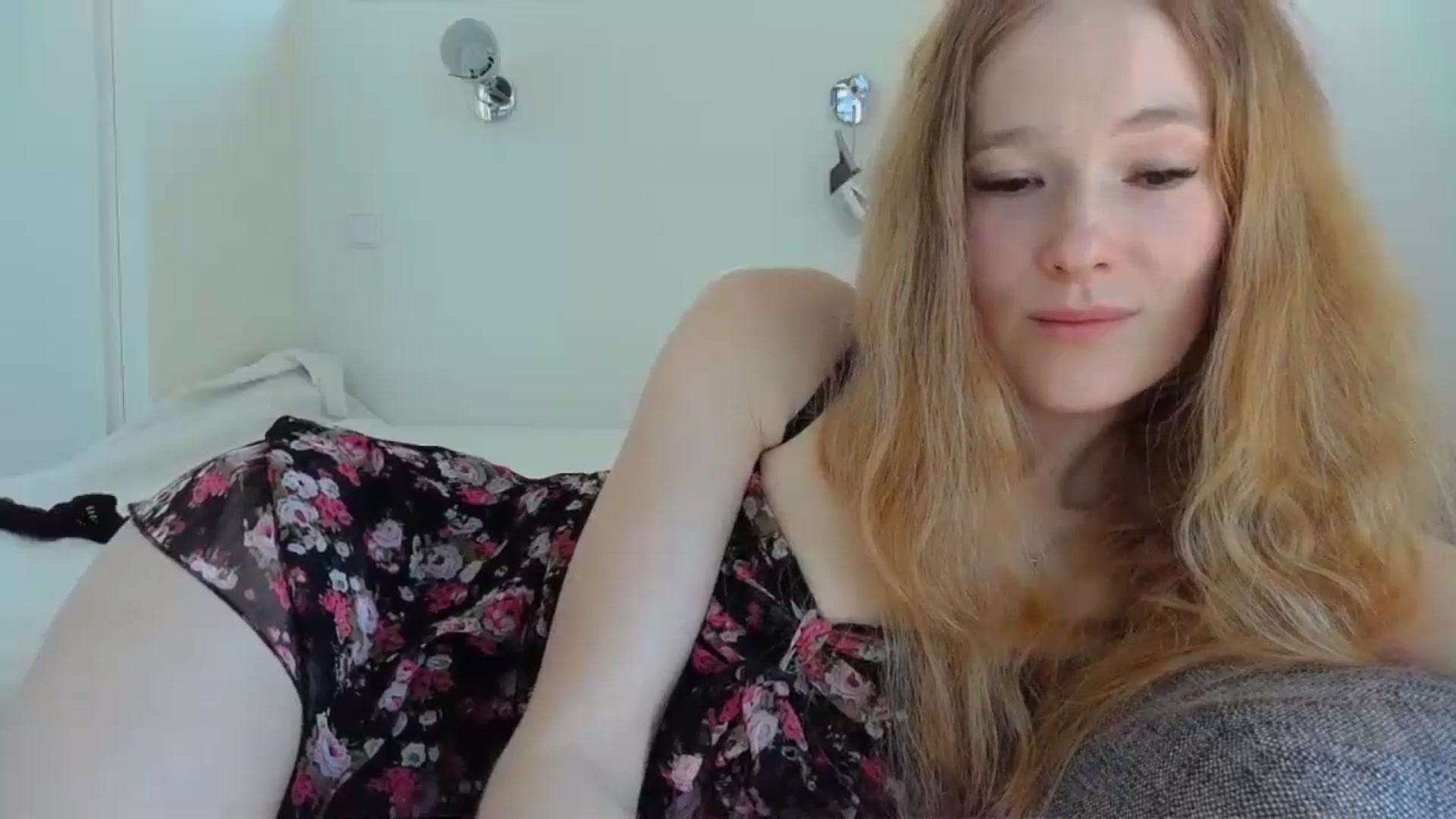 Gallery image thumbnail from Crazy_Fox99's myfreecams stream on, 05/07/2024, 12:03 image 2 of 20