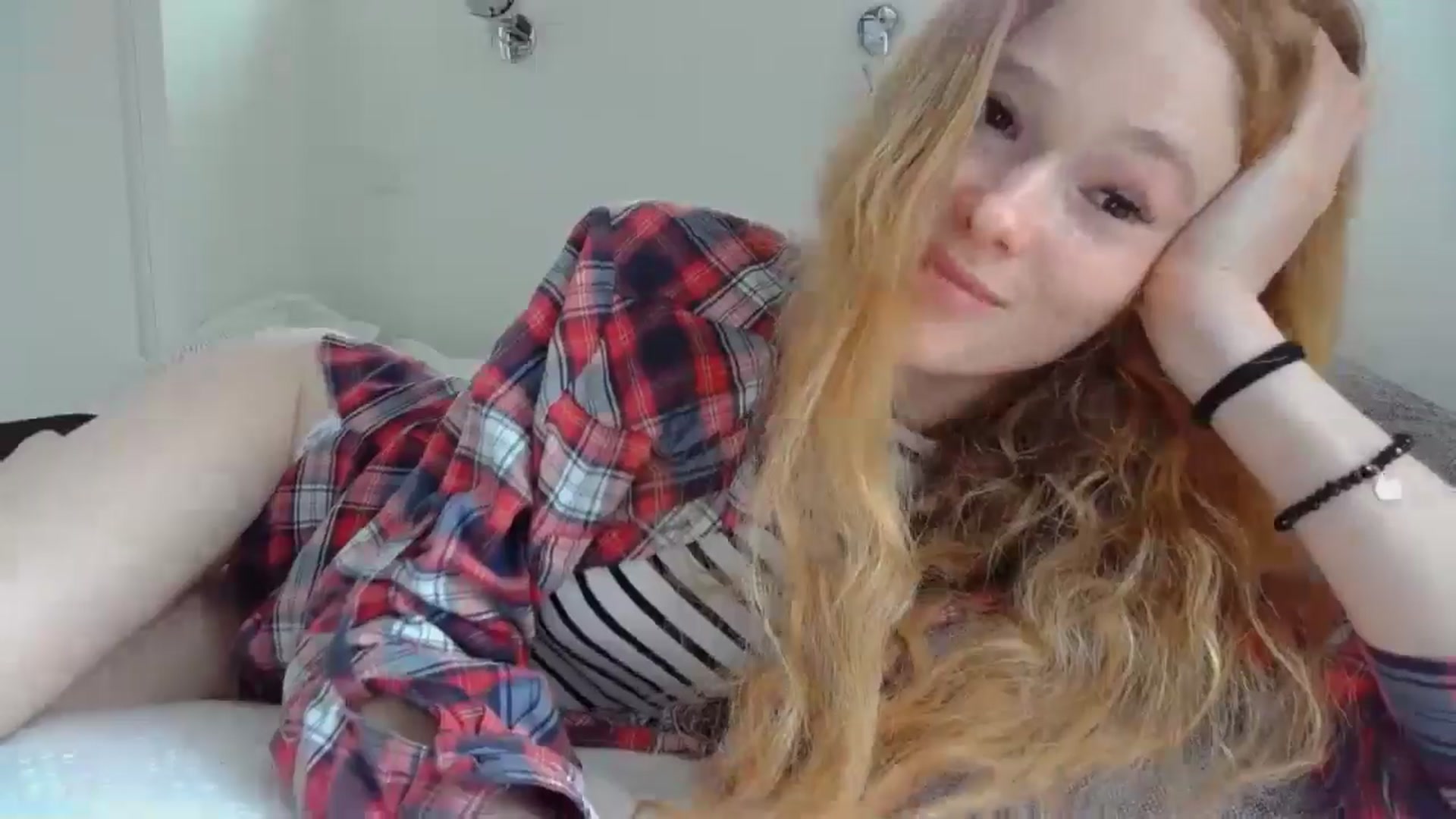 Gallery image thumbnail from Crazy_Fox99's myfreecams stream on, 05/08/2024, 10:55 image 6 of 20