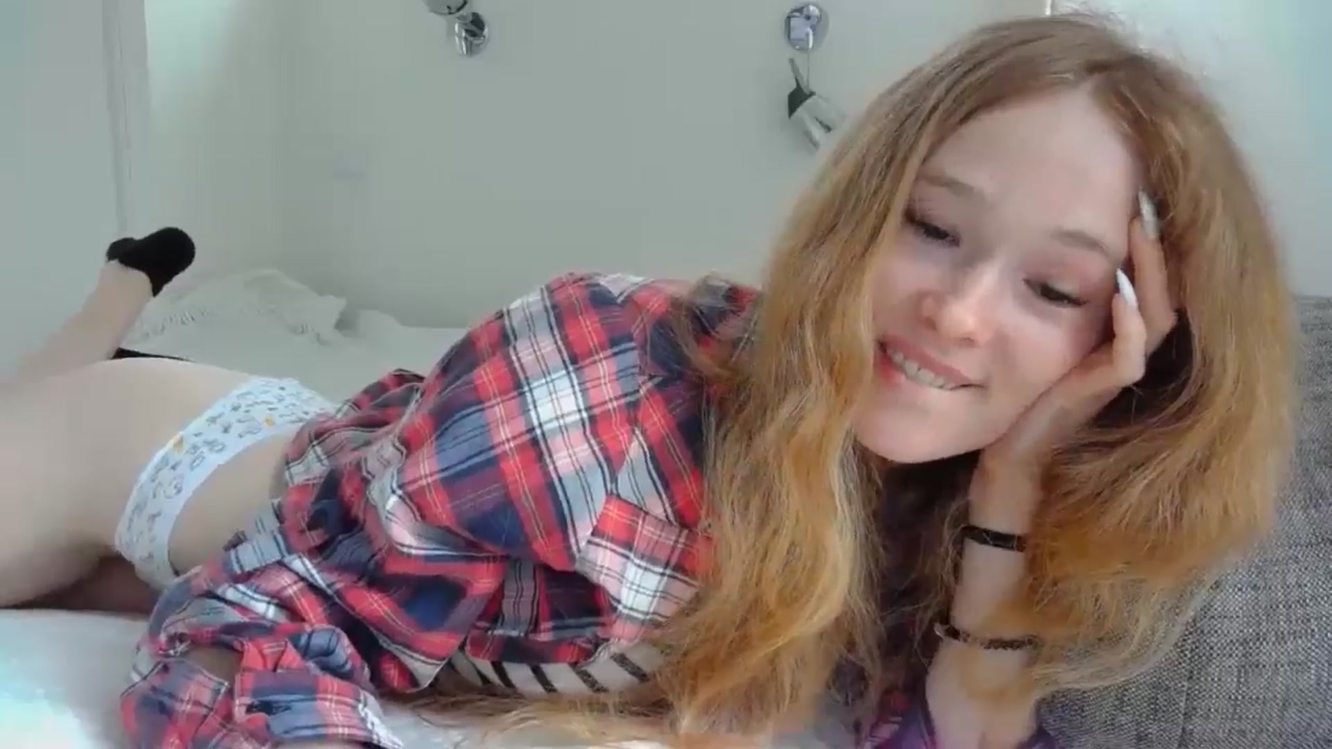 Gallery image thumbnail from Crazy_Fox99's myfreecams stream on, 05/08/2024, 10:55 image 11 of 20