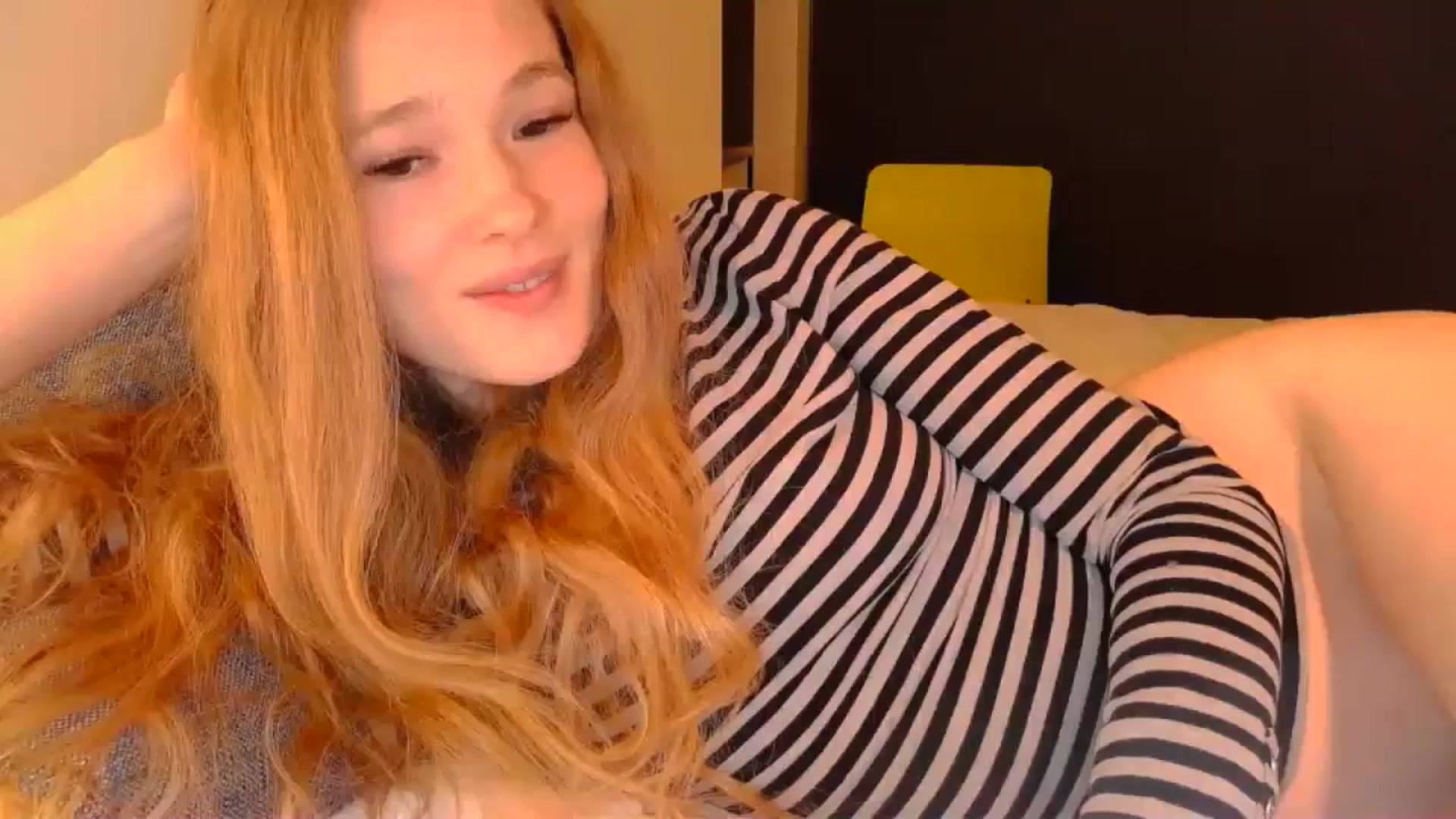 Gallery image thumbnail from Crazy_Fox99's myfreecams stream on, 05/09/2024, 21:59 image 8 of 20