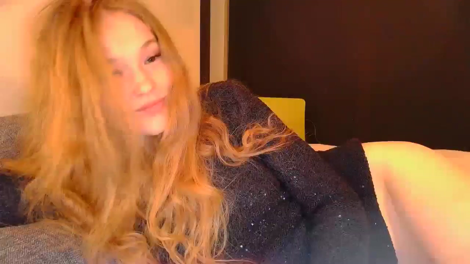Gallery image thumbnail from Crazy_Fox99's myfreecams stream on, 05/09/2024, 21:59 image 15 of 20