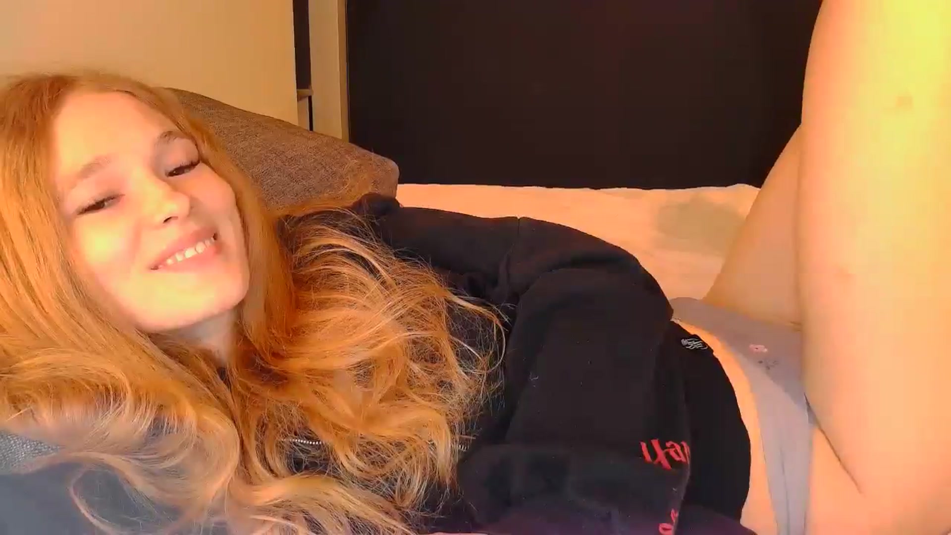 Gallery image thumbnail from Crazy_Fox99's myfreecams stream on, 05/12/2024, 22:12 image 14 of 20