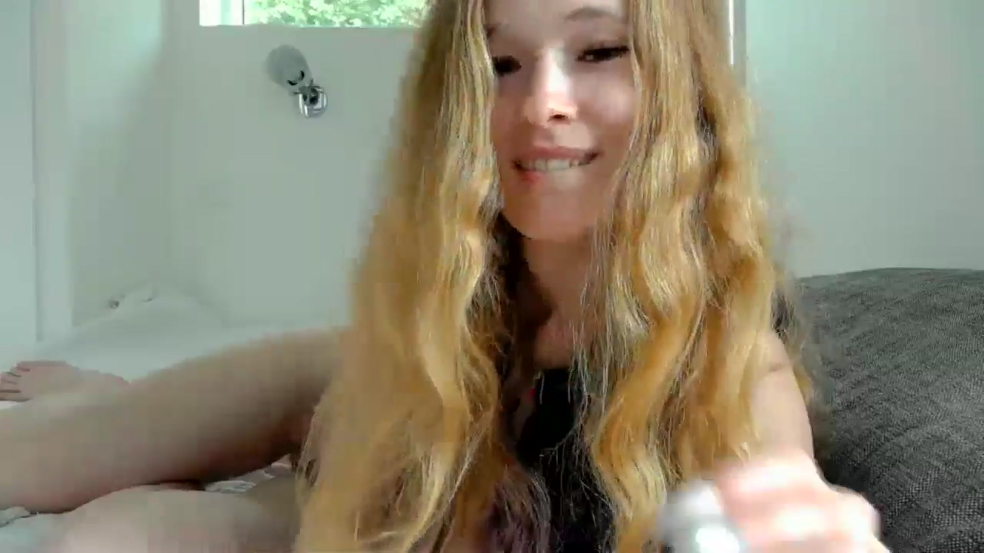 Gallery image thumbnail from Crazy_Fox99's myfreecams stream on, 05/30/2024, 10:00 image 7 of 20