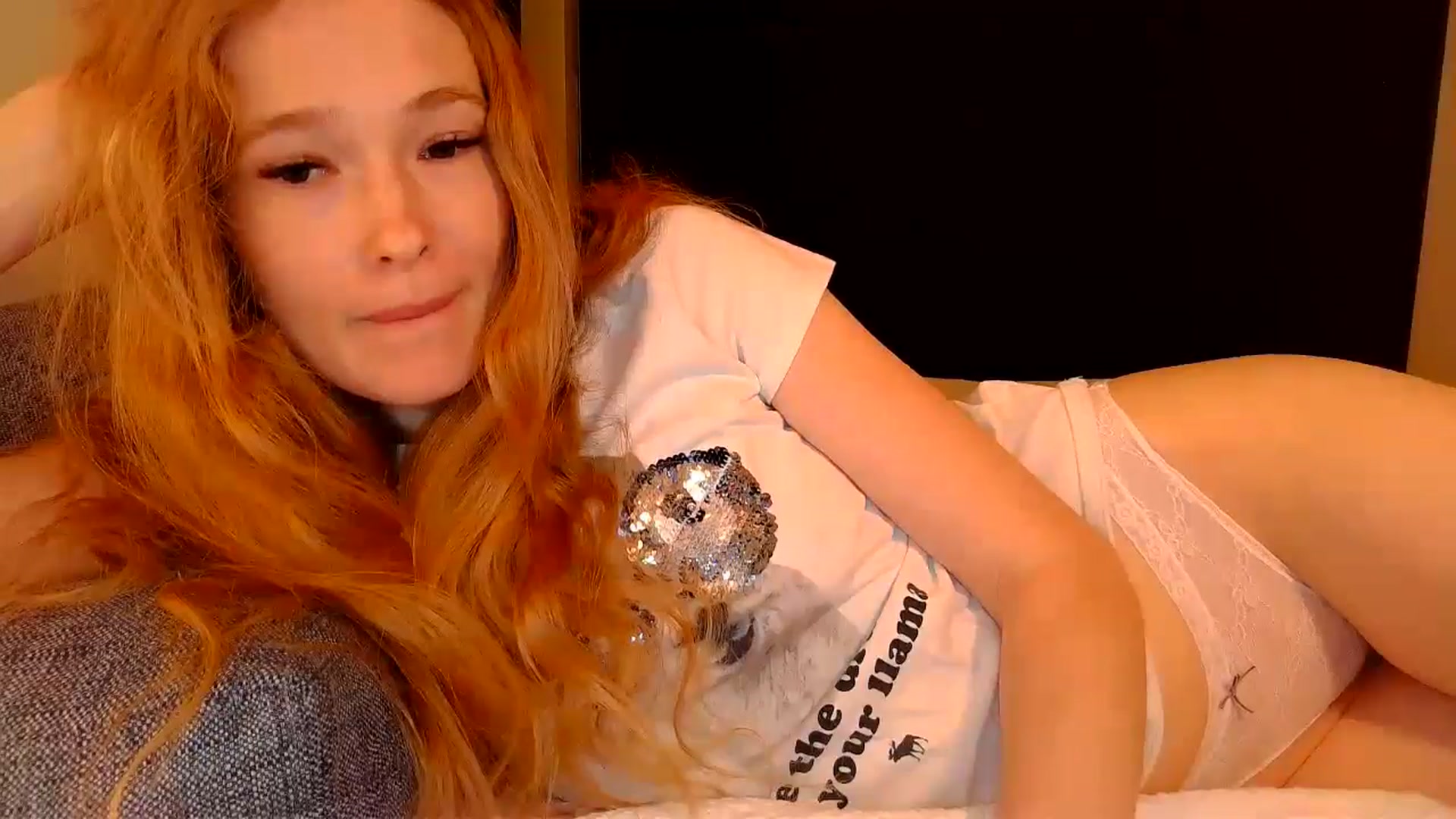 Gallery image thumbnail from Crazy_Fox99's myfreecams stream on, 06/08/2024, 21:31 image 7 of 20