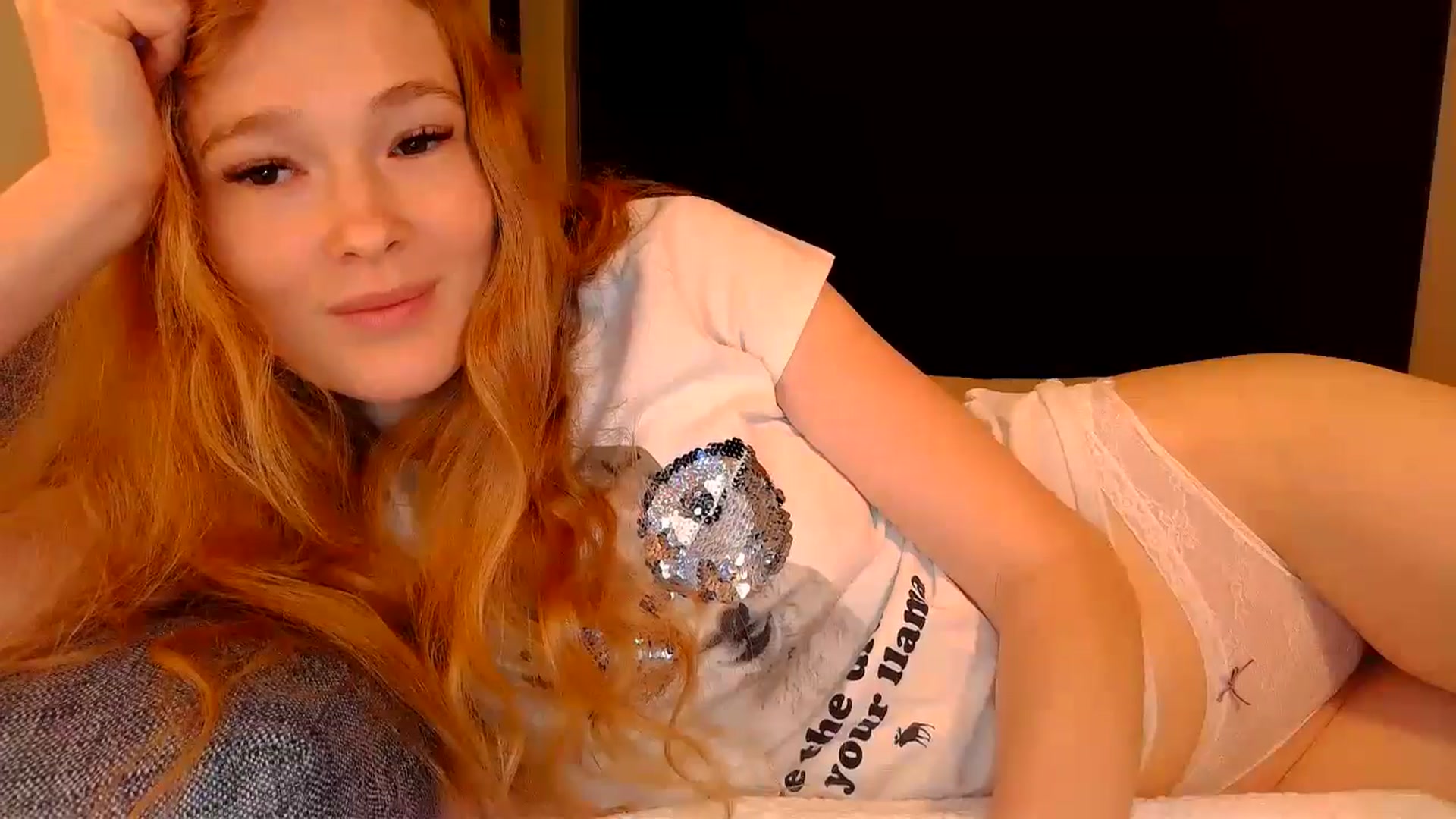 Gallery image thumbnail from Crazy_Fox99's myfreecams stream on, 06/08/2024, 21:31 image 17 of 20
