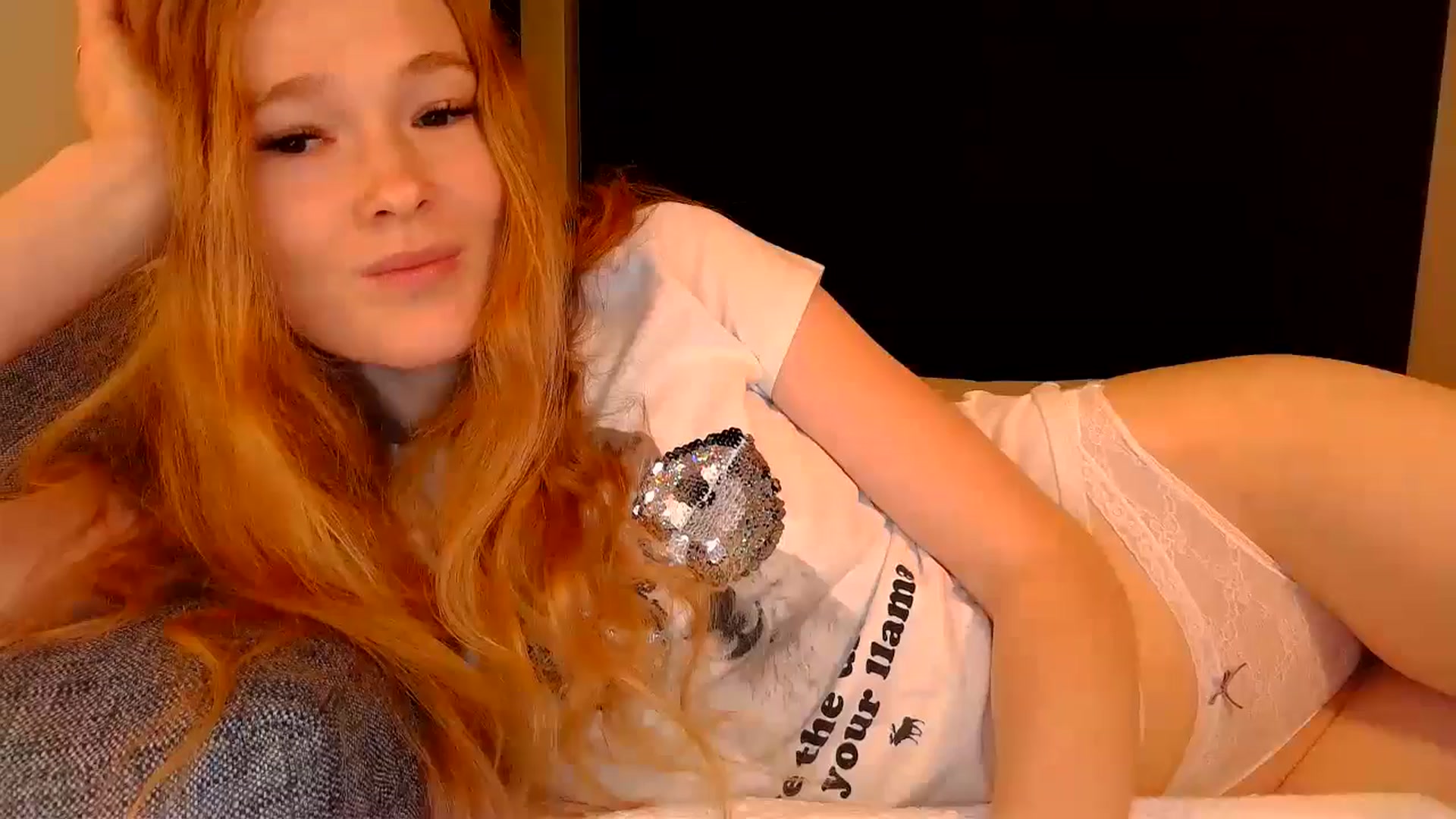 Gallery image thumbnail from Crazy_Fox99's myfreecams stream on, 06/08/2024, 21:31 image 10 of 20