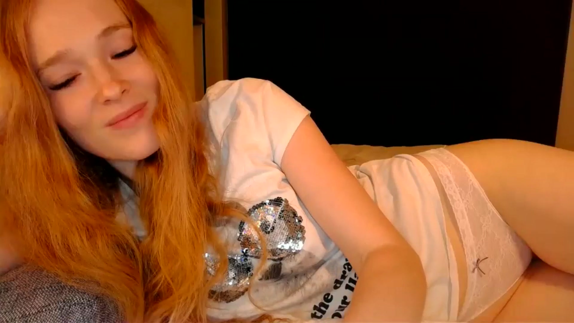 Gallery image thumbnail from Crazy_Fox99's myfreecams stream on, 06/08/2024, 23:20 image 13 of 20
