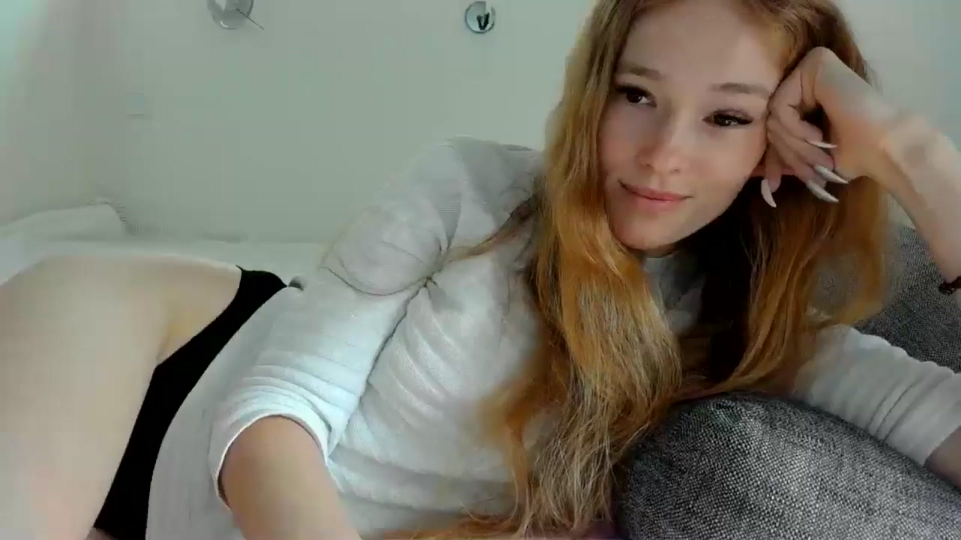 Gallery image thumbnail from Crazy_Fox99's myfreecams stream on, 06/10/2024, 09:56 image 7 of 20