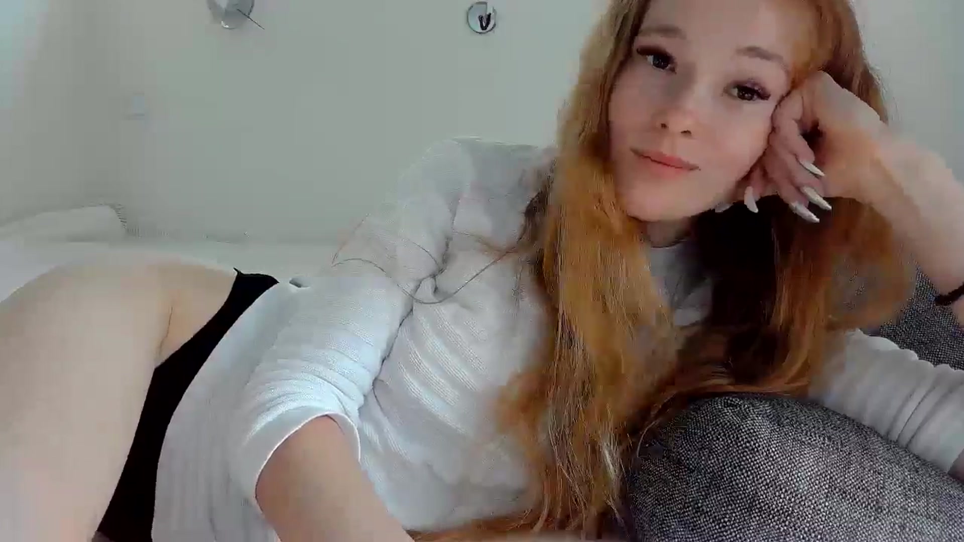 Gallery image thumbnail from Crazy_Fox99's myfreecams stream on, 06/10/2024, 09:56 image 14 of 20