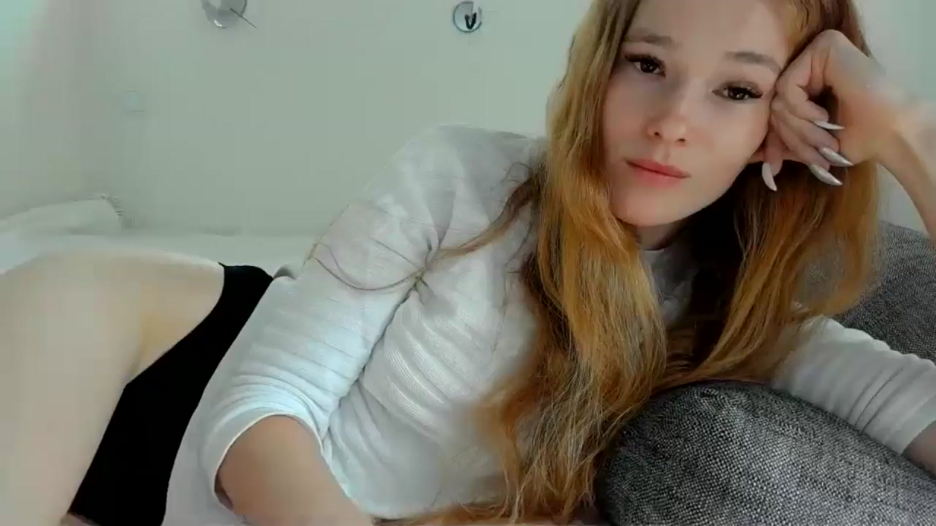 Gallery image thumbnail from Crazy_Fox99's myfreecams stream on, 06/10/2024, 09:56 image 5 of 20