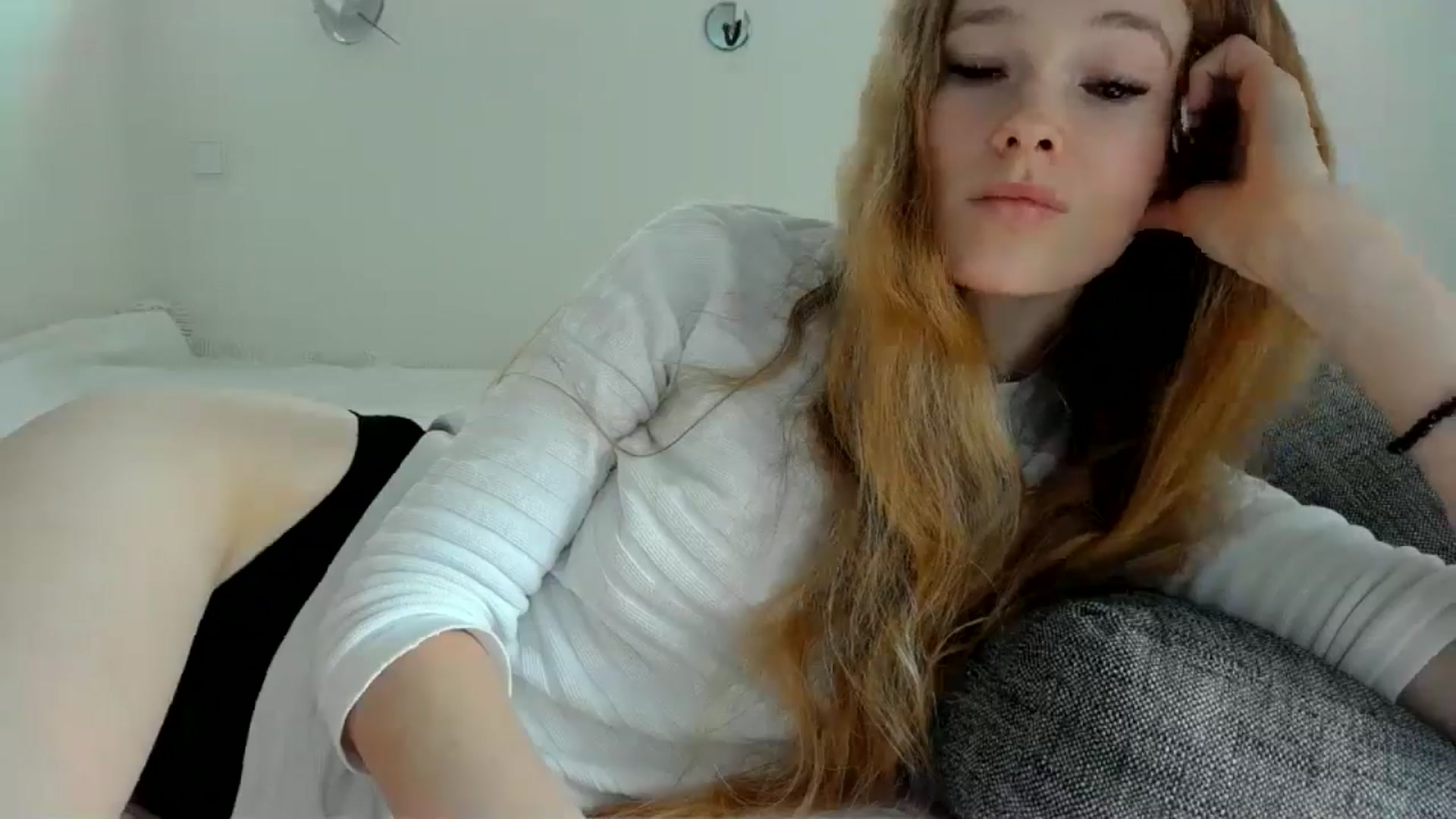 Gallery image thumbnail from Crazy_Fox99's myfreecams stream on, 06/10/2024, 09:56 image 11 of 20