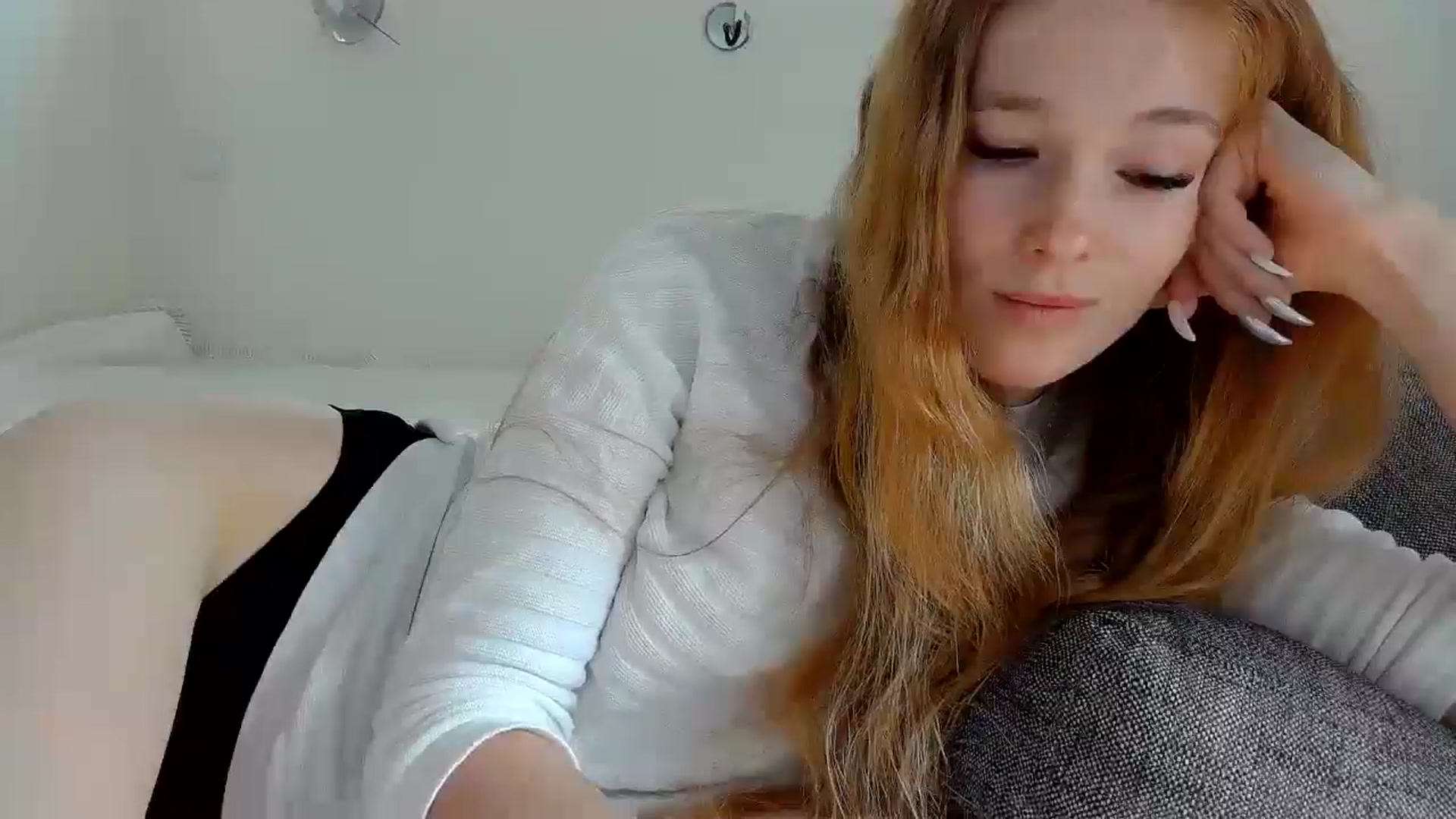 Gallery image thumbnail from Crazy_Fox99's myfreecams stream on, 06/10/2024, 09:56 image 19 of 20