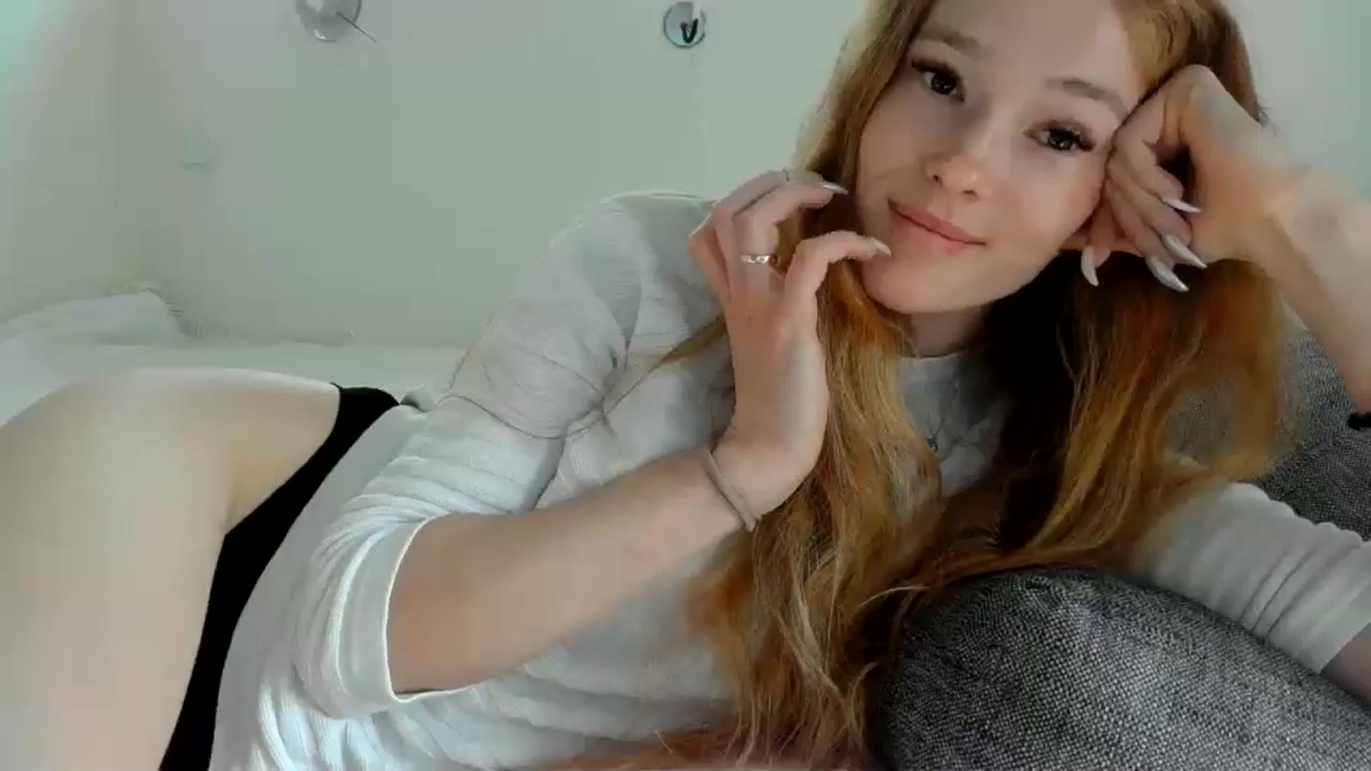 Gallery image thumbnail from Crazy_Fox99's myfreecams stream on, 06/10/2024, 09:56 image 10 of 20