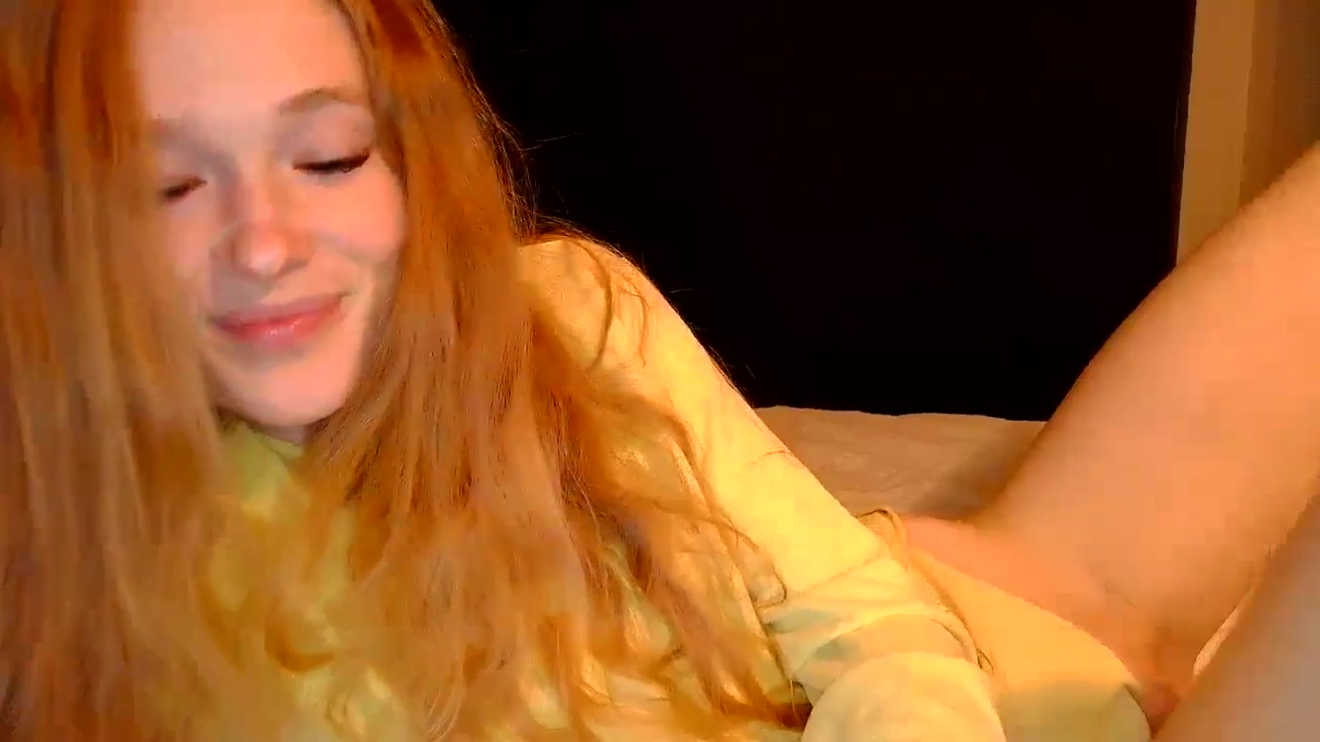 Gallery image thumbnail from Crazy_Fox99's myfreecams stream on, 06/15/2024, 22:03 image 18 of 20