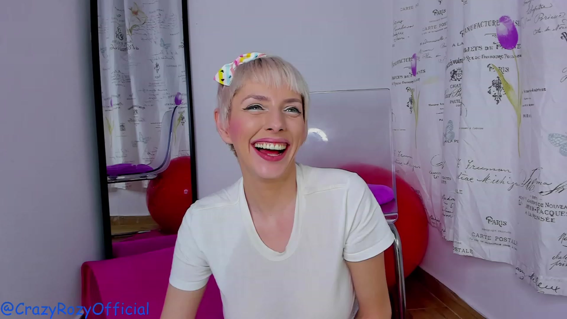 Gallery image thumbnail from Crazy_Rozy's myfreecams stream on, 11/19/2022, 19:17 image 6 of 20