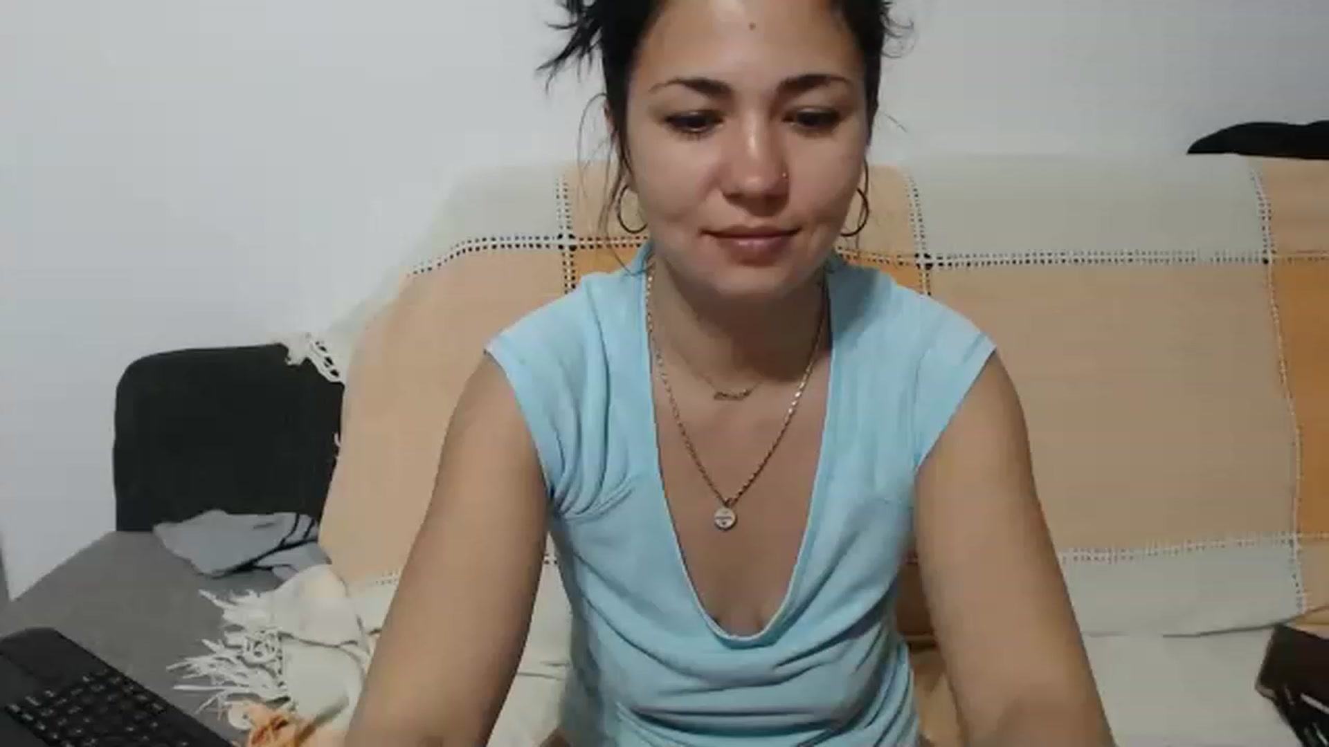 Gallery image thumbnail from Crazy__Dee's myfreecams stream on, 03/19/2023, 18:41 image 17 of 20