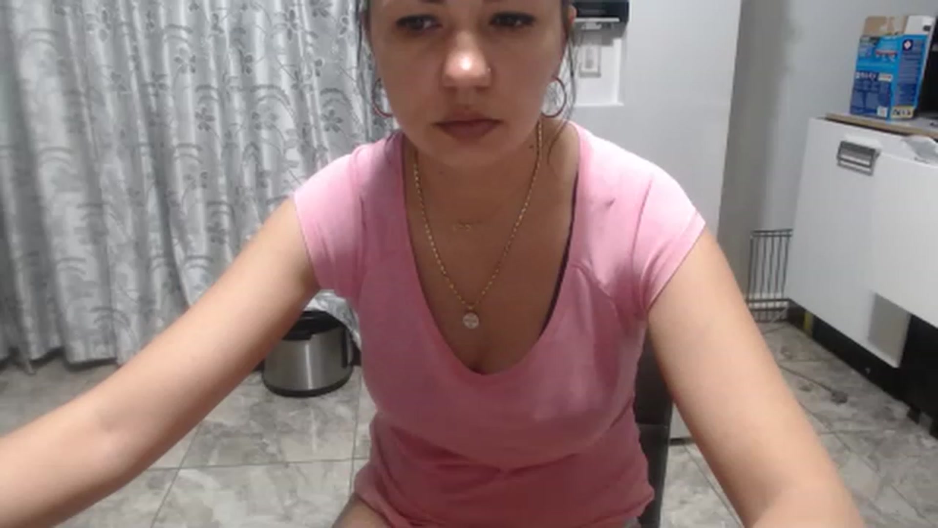 Gallery image thumbnail from Crazy__Dee's myfreecams stream on, 05/12/2023, 20:32 image 17 of 20