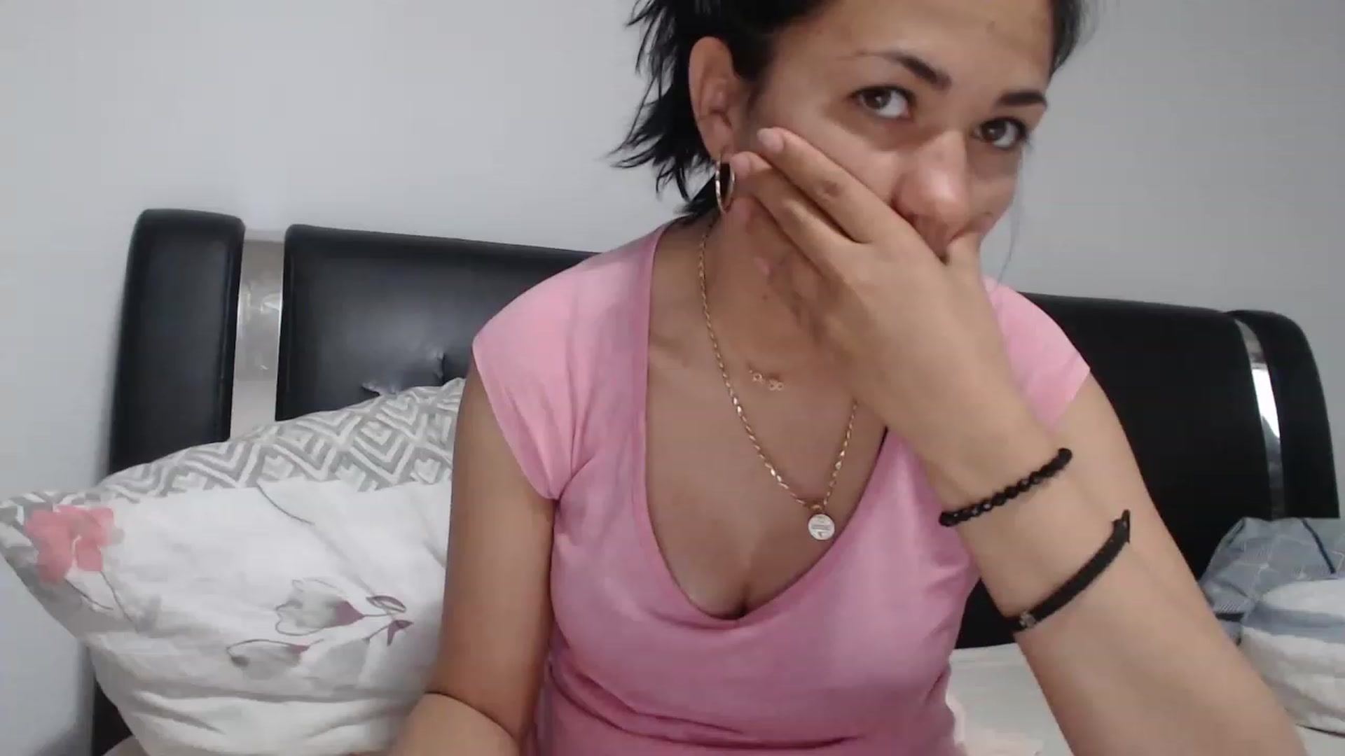 Gallery image thumbnail from Crazy__Dee's myfreecams stream on, 05/15/2023, 15:05 image 17 of 20