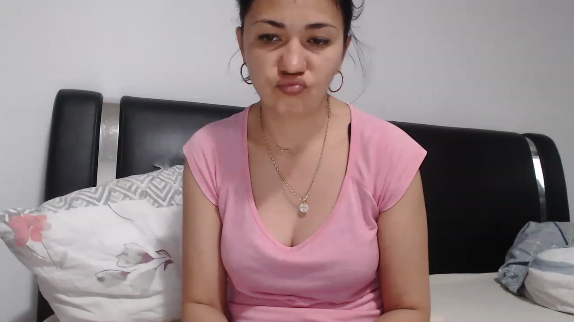 Gallery image thumbnail from Crazy__Dee's myfreecams stream on, 05/15/2023, 15:05 image 19 of 20