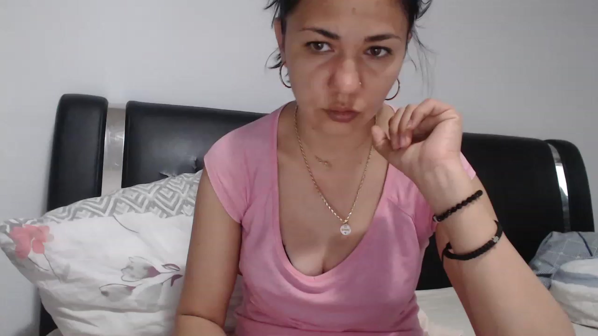 Gallery image thumbnail from Crazy__Dee's myfreecams stream on, 05/15/2023, 15:05 image 18 of 20