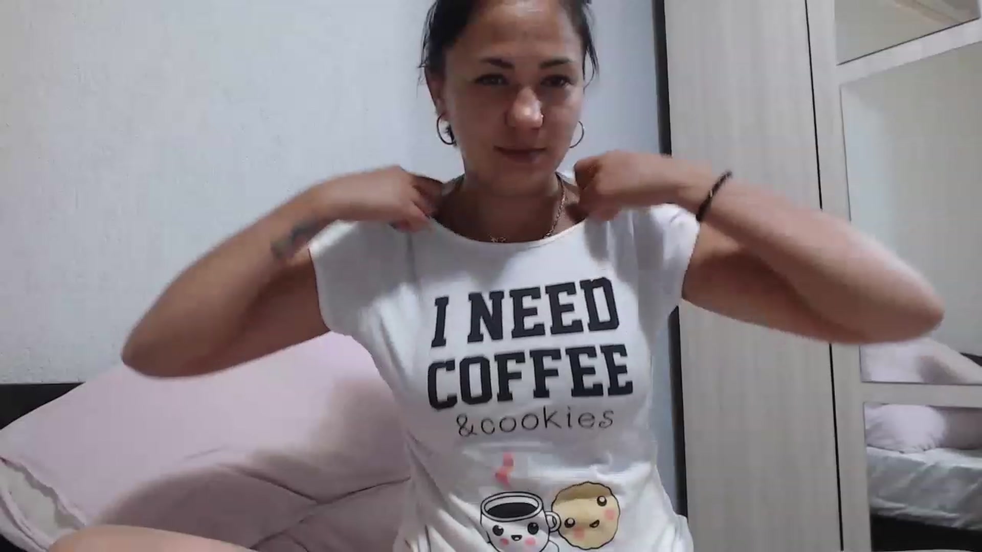 Gallery image thumbnail from Crazy__Dee's myfreecams stream on, 07/01/2023, 23:20 image 18 of 20