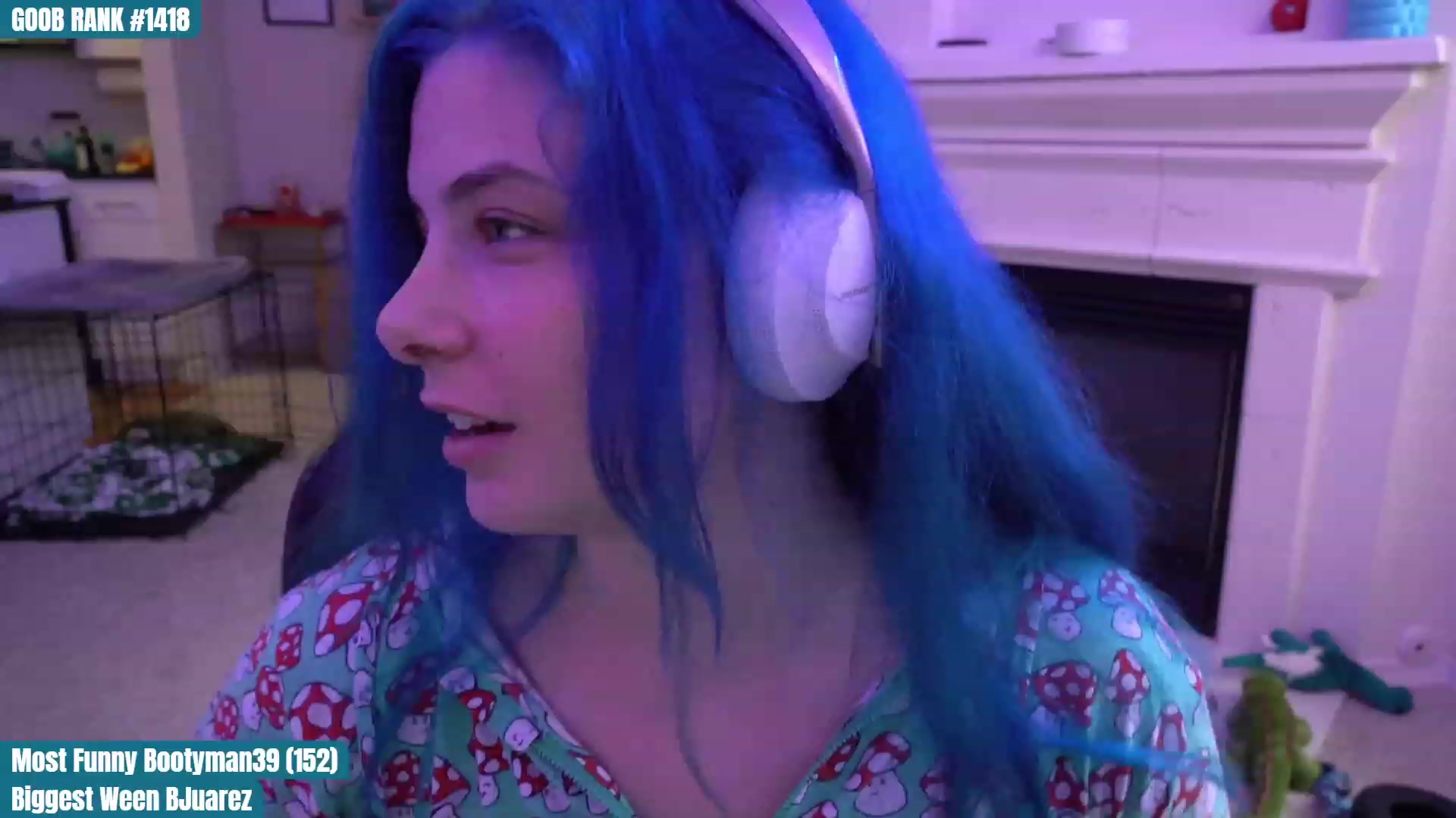 Gallery image thumbnail from CreaminQueen's myfreecams stream on, 03/24/2023, 24:35 image 14 of 20