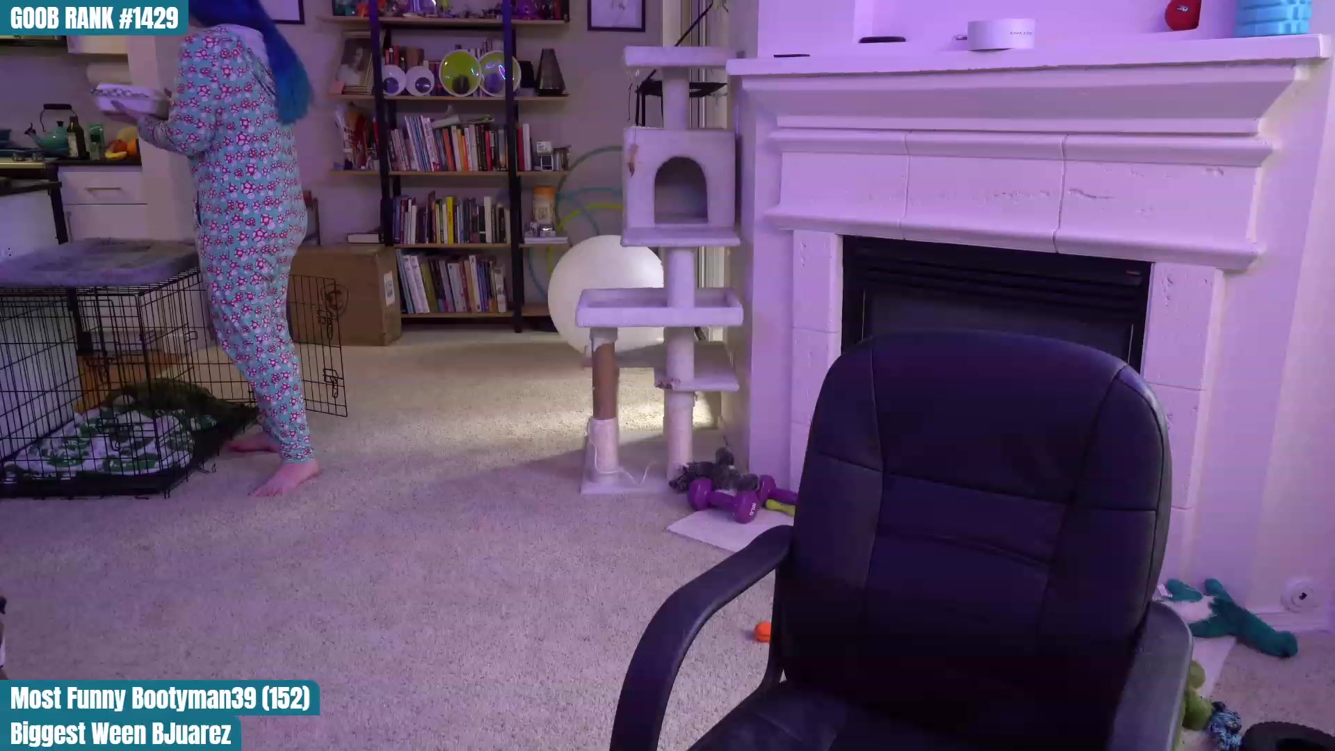 Gallery image thumbnail from CreaminQueen's myfreecams stream on, 03/24/2023, 24:35 image 4 of 20