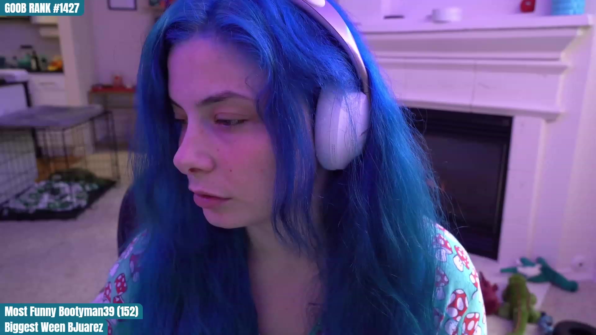 Gallery image thumbnail from CreaminQueen's myfreecams stream on, 03/24/2023, 24:35 image 13 of 20