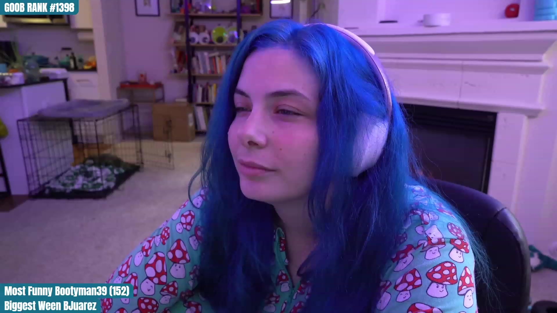 Gallery image thumbnail from CreaminQueen's myfreecams stream on, 03/24/2023, 01:34 image 9 of 20